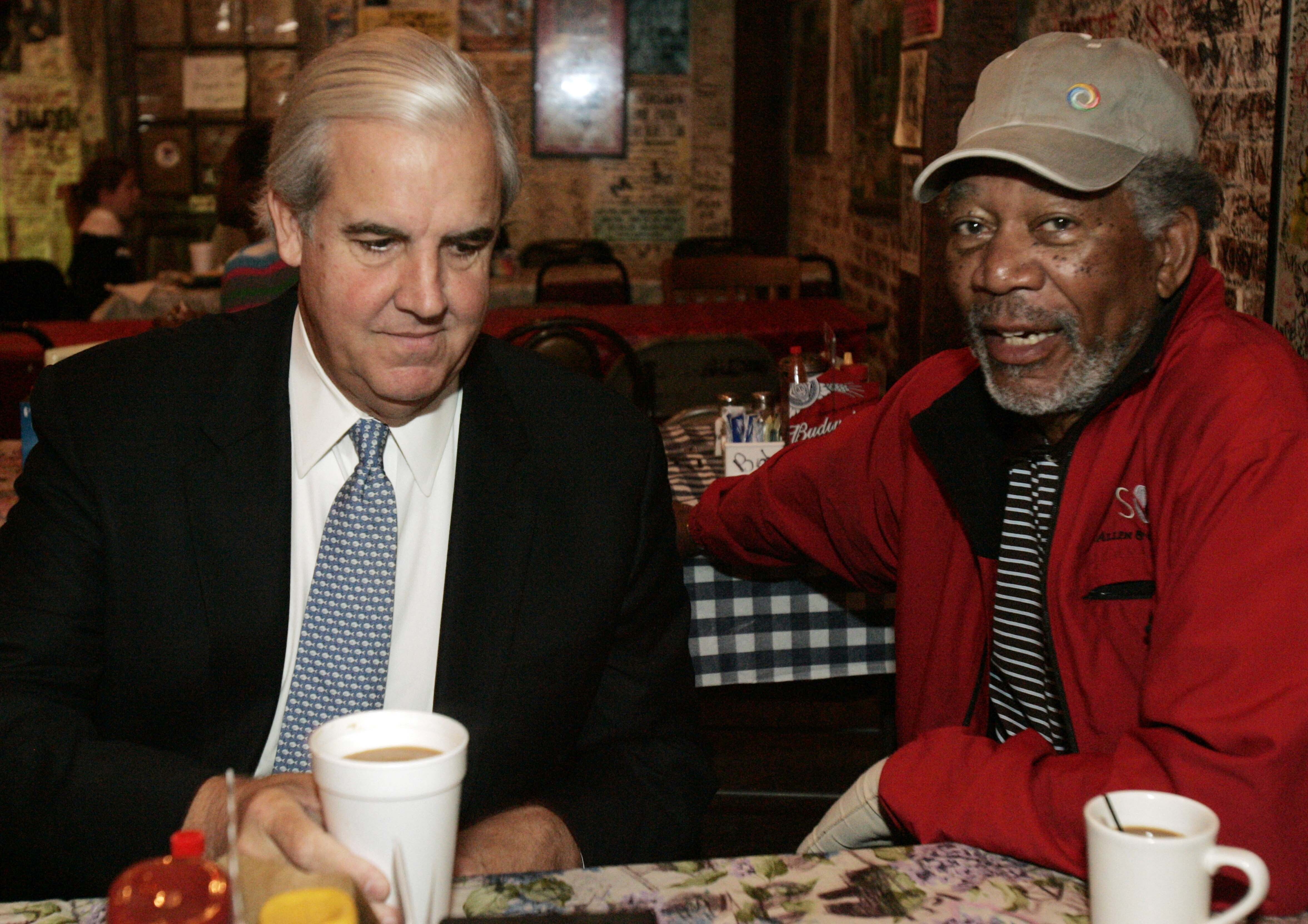Mississippi blues promoter and raconteur Bill Luckett dies - Vimarsana News