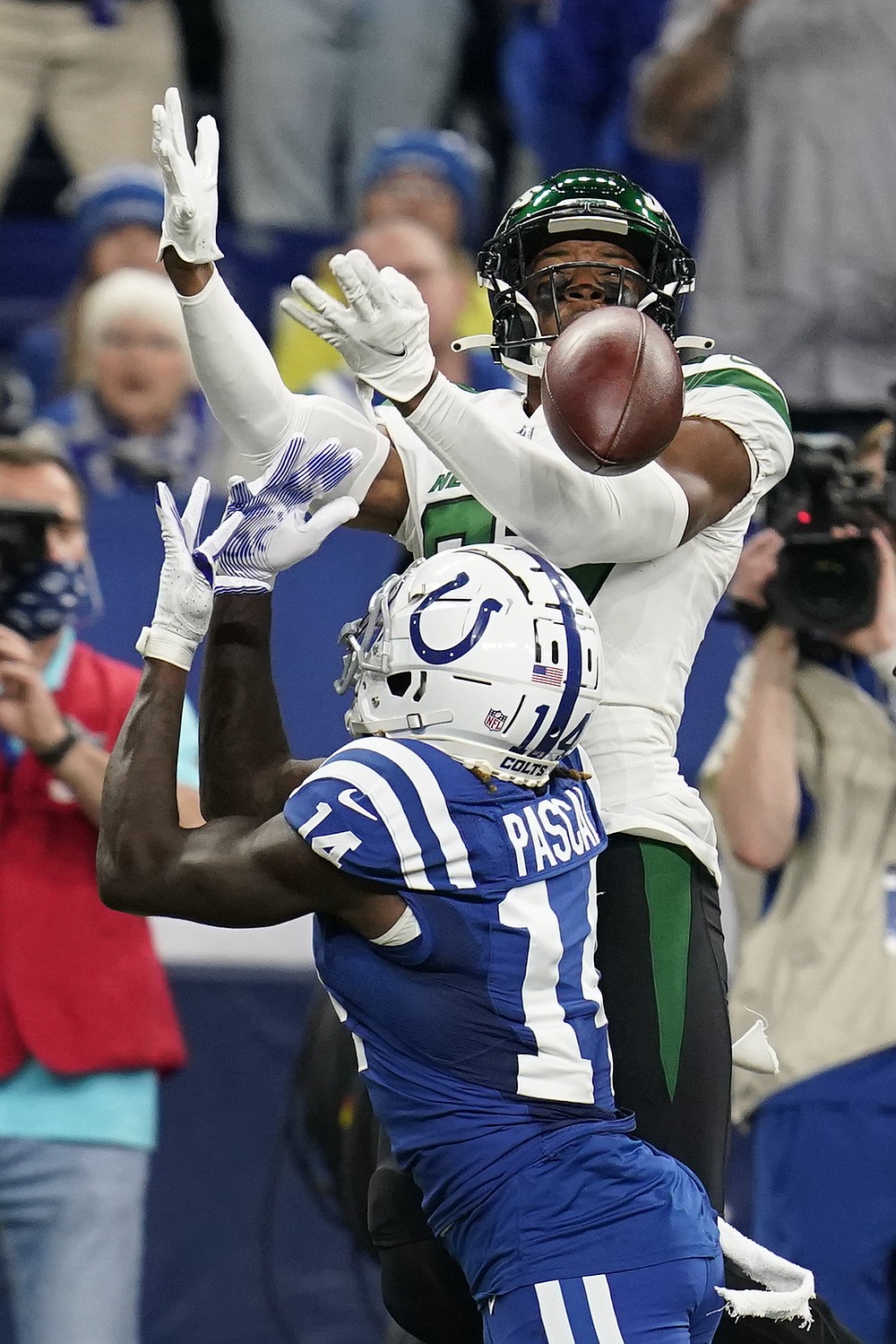 Taylor, ground game help Colts find easy path past Jets - Seattle