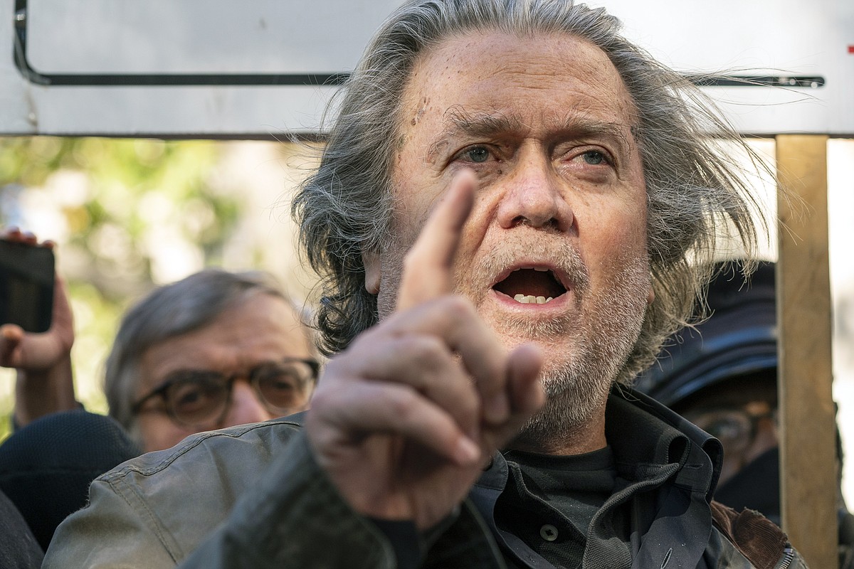 Spring Bannon Trump ally Bannon appears in court for defying Jan. 6 panel | Hot ...