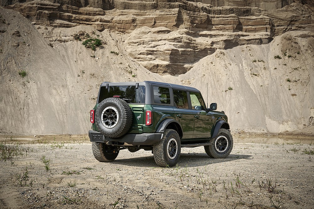2022 Ford Bronco in Eruption Green. Available equipment shown.
