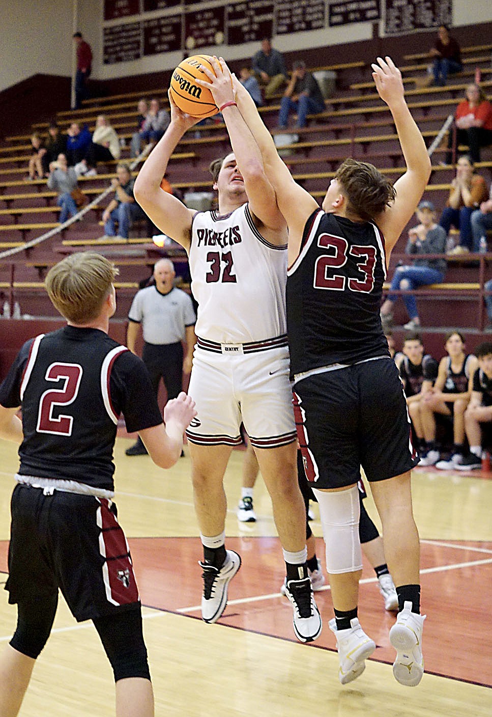 Westside Eagle Observer/RANDY MOLL
Gentry's Garrison Jackson goes up to attempt a shot from below the basket in play against Life Way at Gentry High School on Nov. 16.