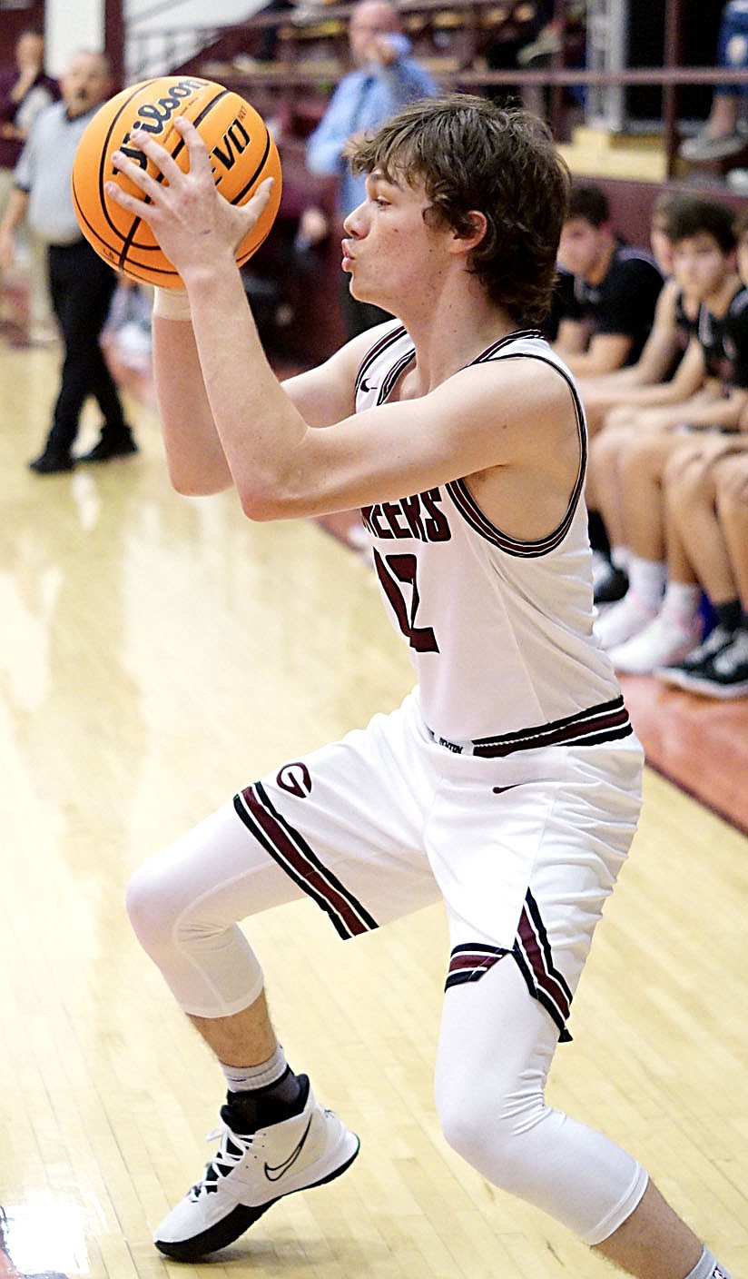 Westside Eagle Observer/RANDY MOLL
Gentry's Hayzen Phillips looks for an open teammate during play against Life Way at Gentry High School on Nov. 16.
