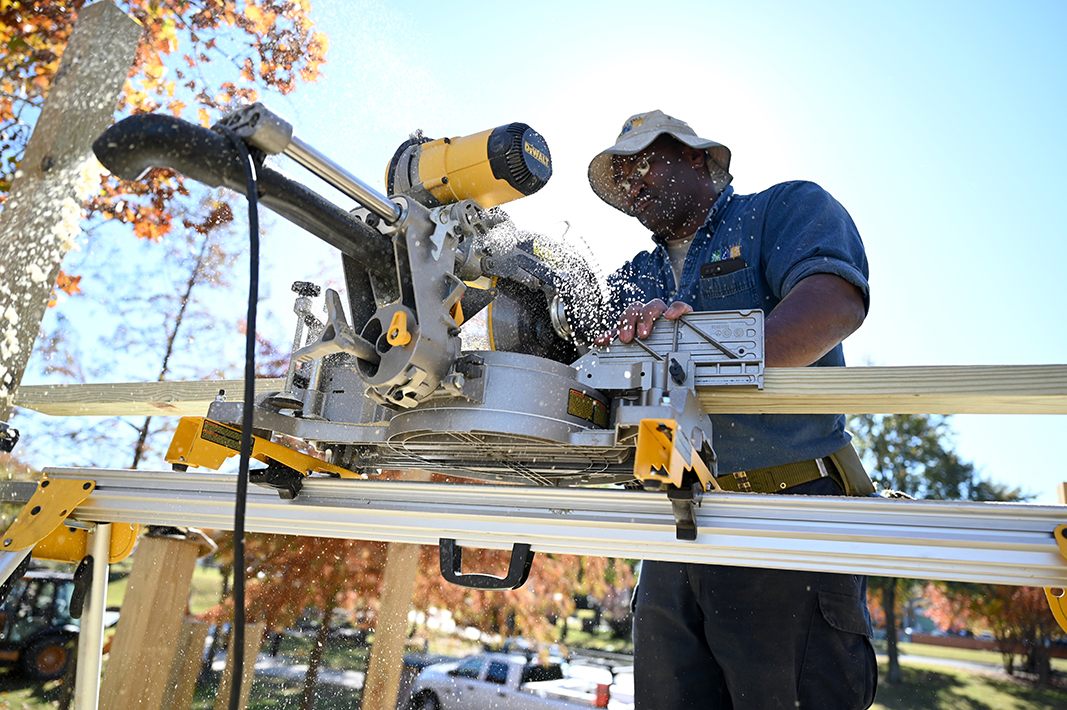 Work underway to construct treehouse play structure in Little Rock's Riverfront Park - Vimarsana News