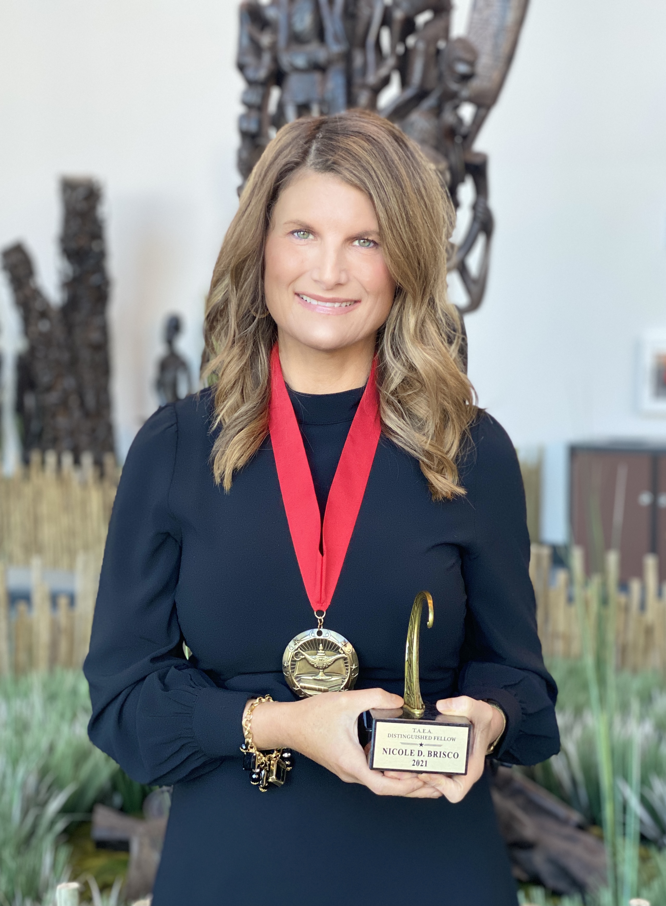 Pleasant Grove art teacher named Distinguished Fellow by Texas art educator group - Vimarsana News