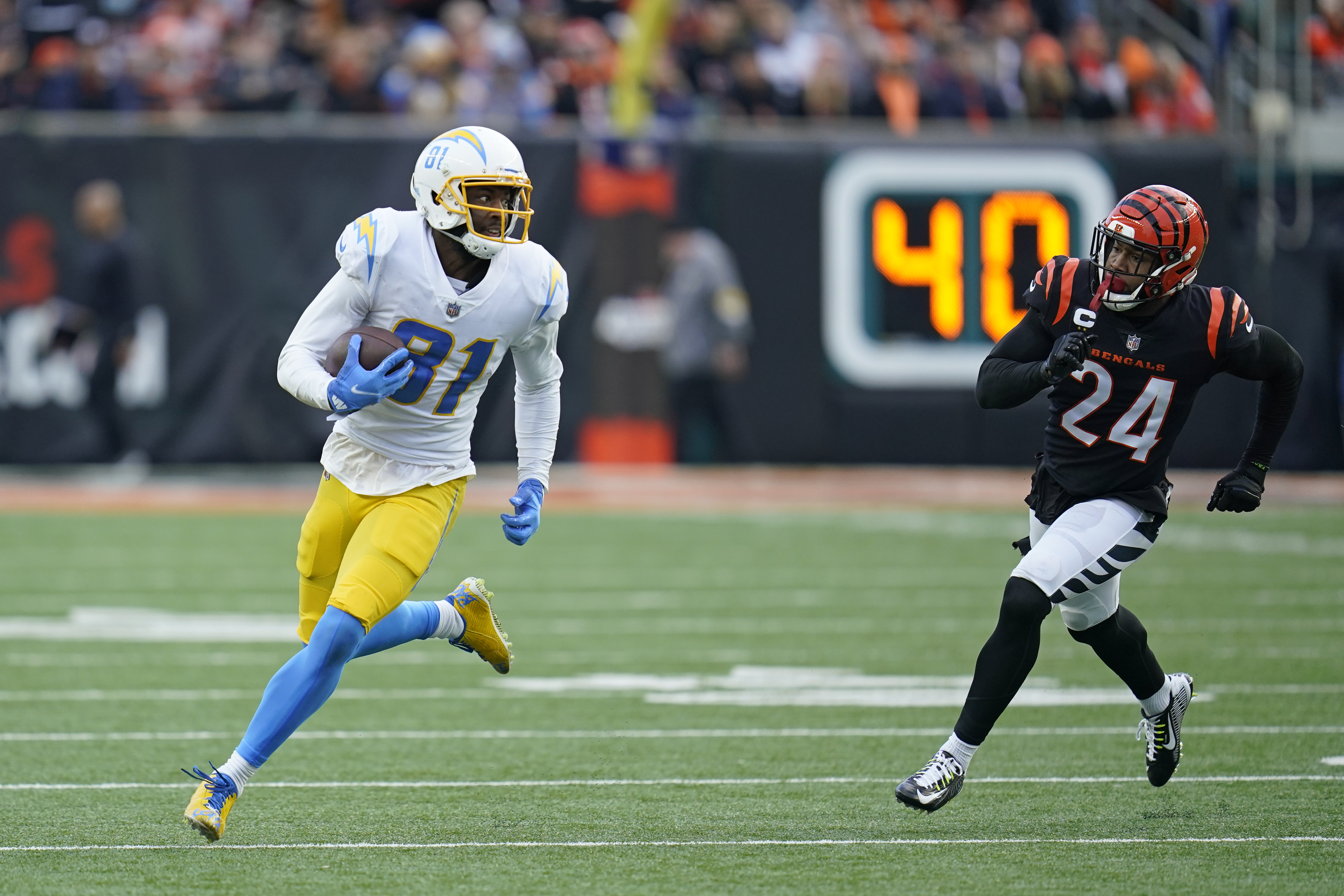 Los Angeles Chargers at Cincinnati Bengals on December 5, 2021