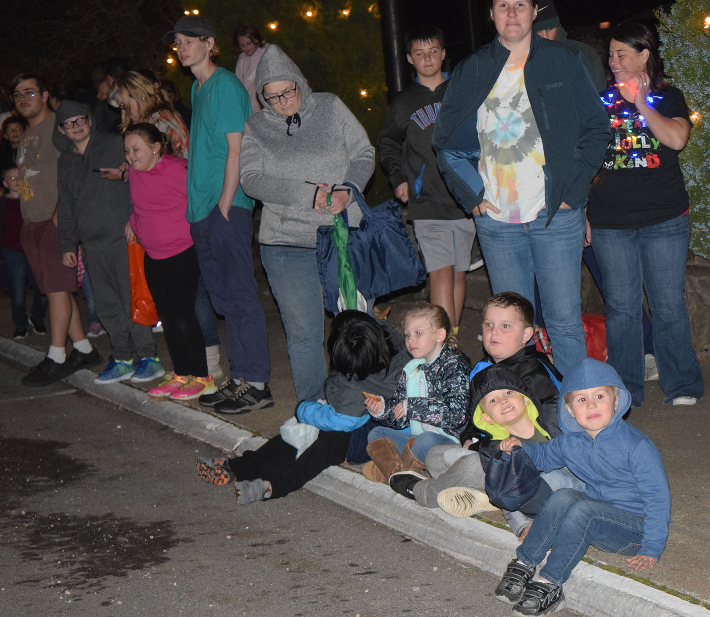 Storms fail to dampen Decatur Christmas Parade