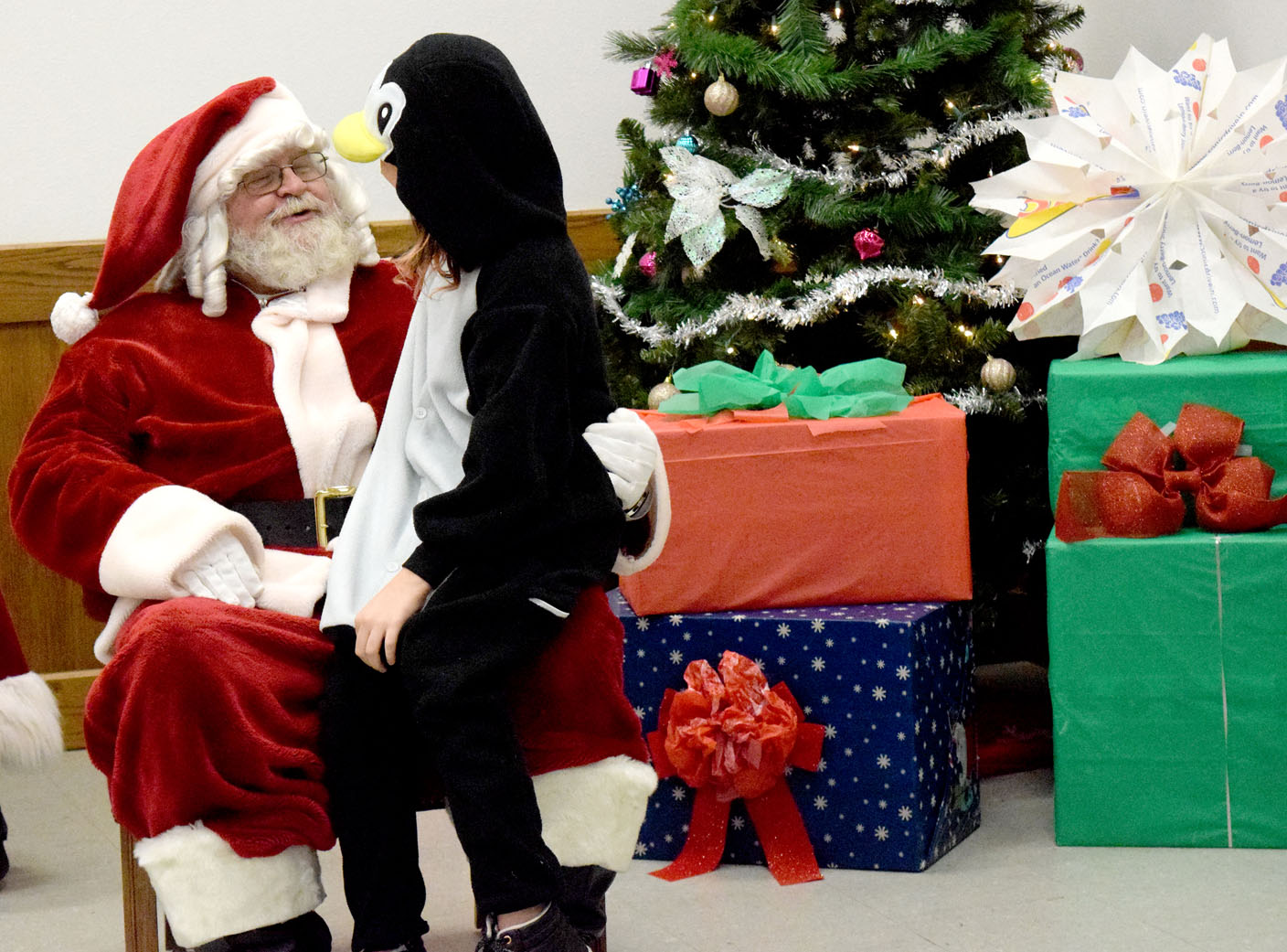 Storms fail to dampen Decatur Christmas Parade Westside Eagle Observer