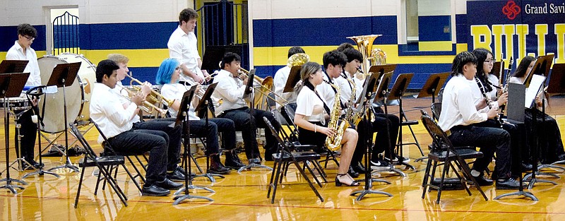 Decatur bands usher in Christmas spirit through music | Westside Eagle ...