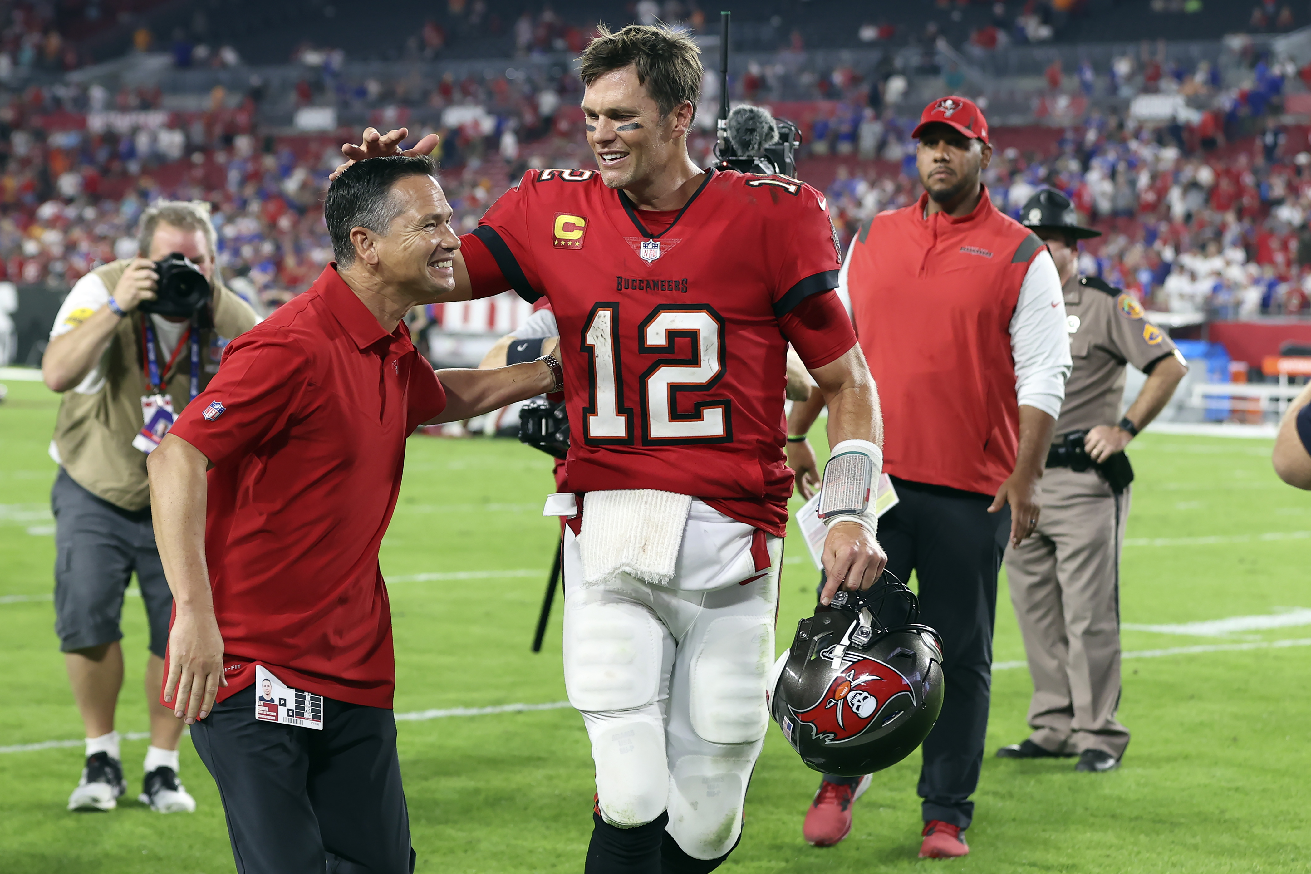 Buccaneers vs Saints: Tom Brady throws tablet to ground, involved