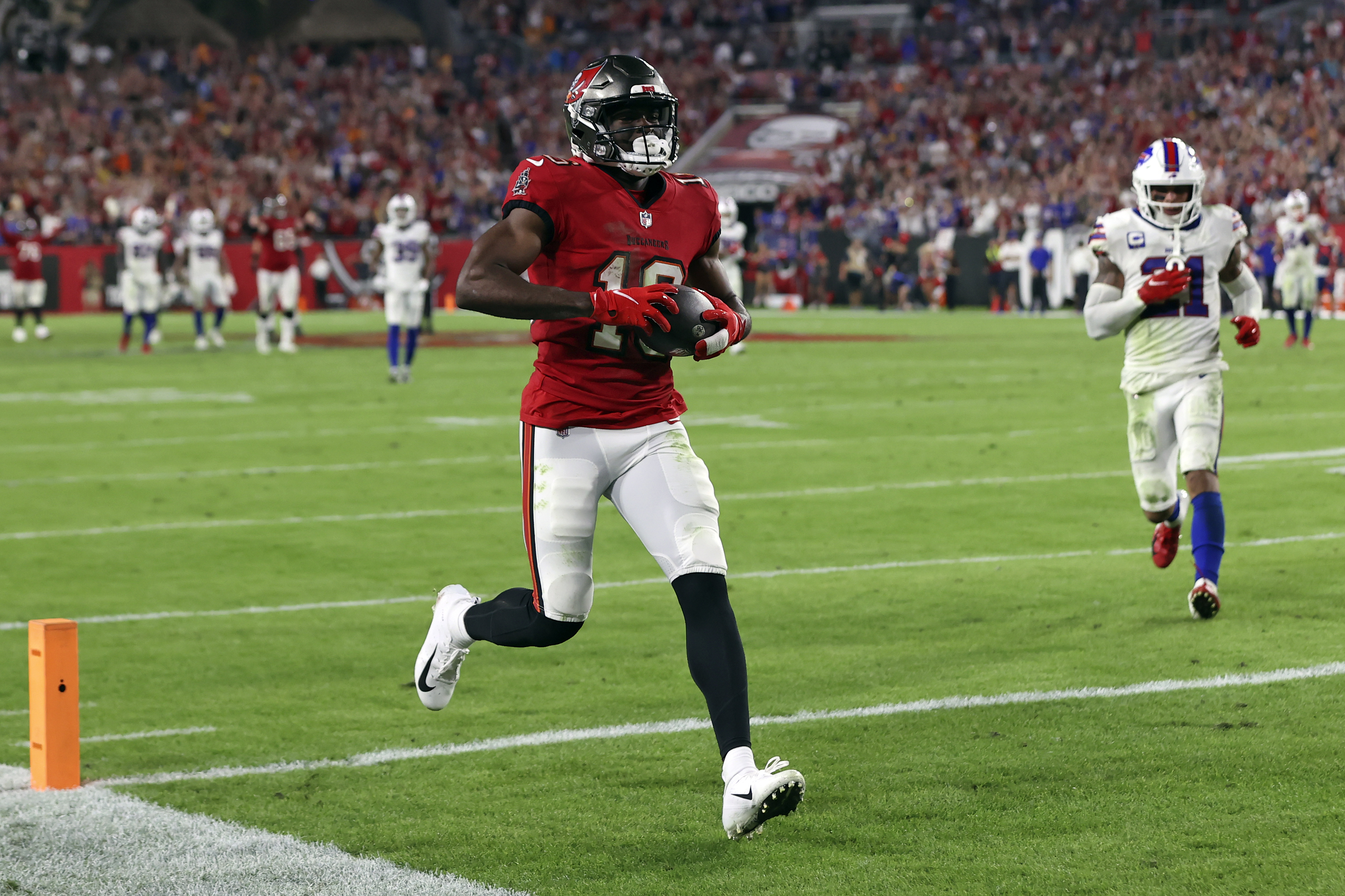 WATCH: Baker Mayfield throws 31-yard TD pass to Breshad Perriman