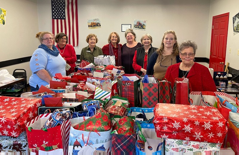 Nsdar, Udc Assemble Gifts For Veterans 