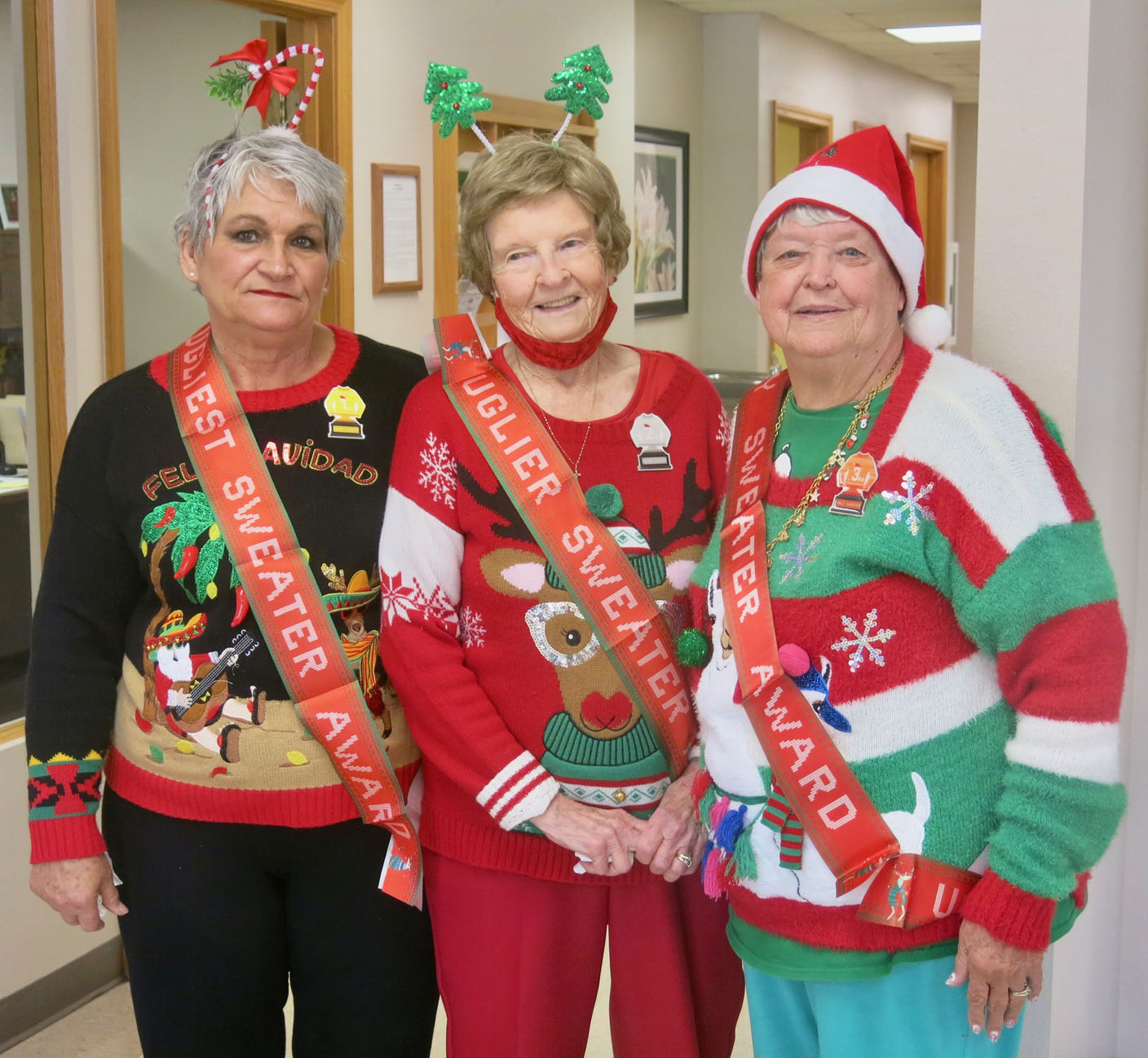 senior-center-patrons-enjoy-holiday-events