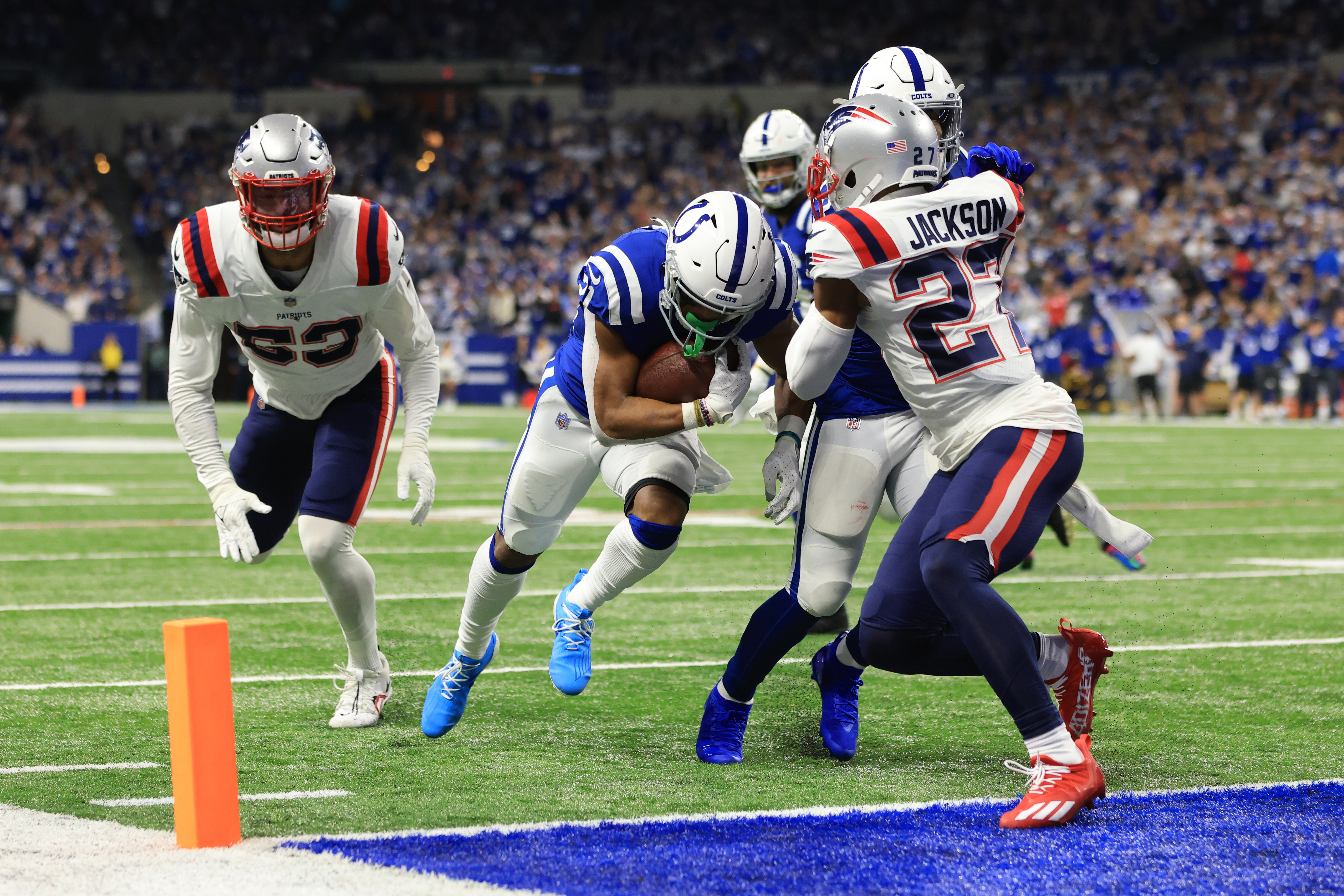 Ja'Whaun Bentley locked in on learning Patriots playbook