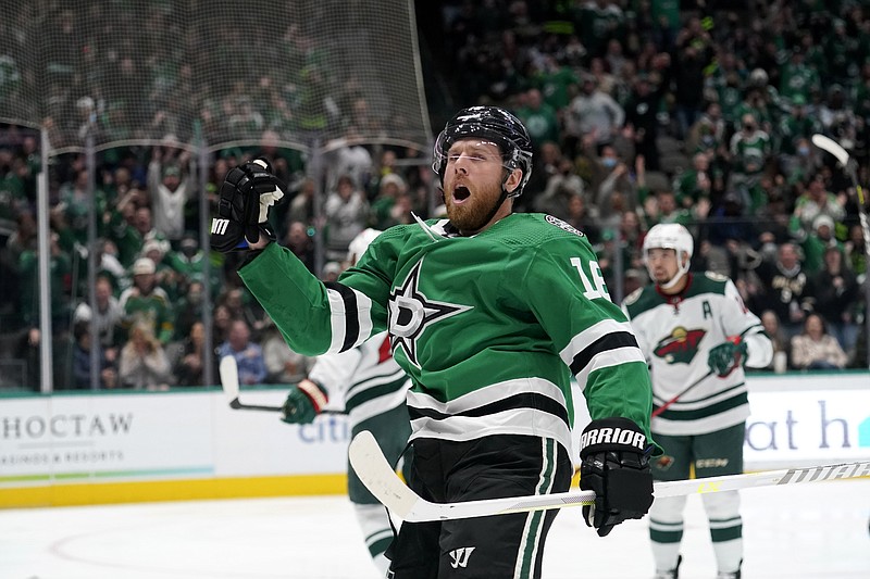 Pavelski, Lindell score early as Stars beat Wild 7-4