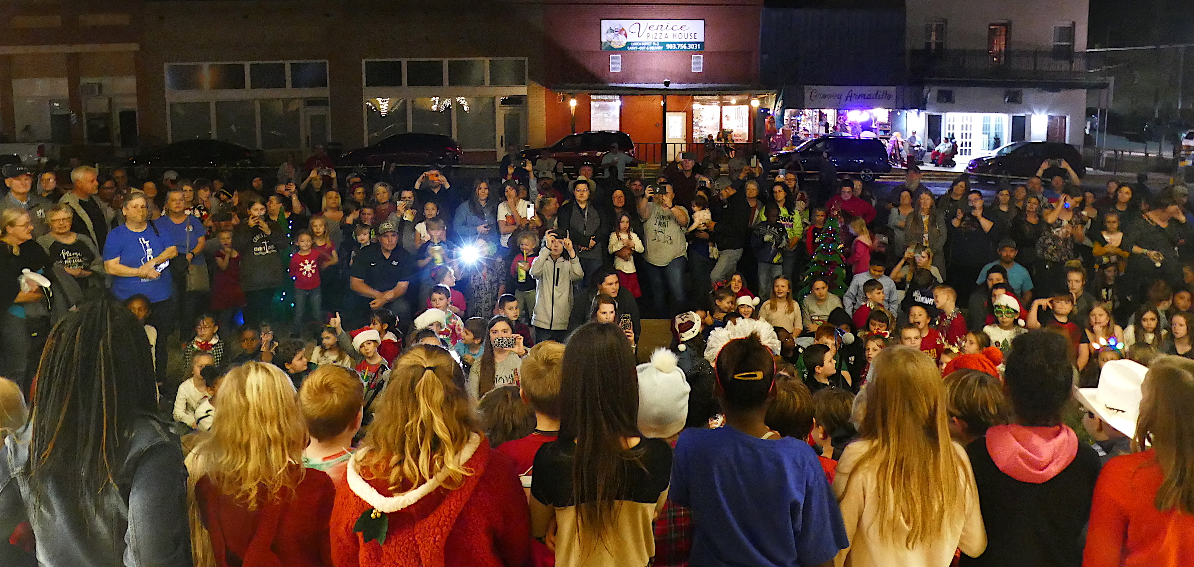 Linden turns on the lights Texarkana Gazette