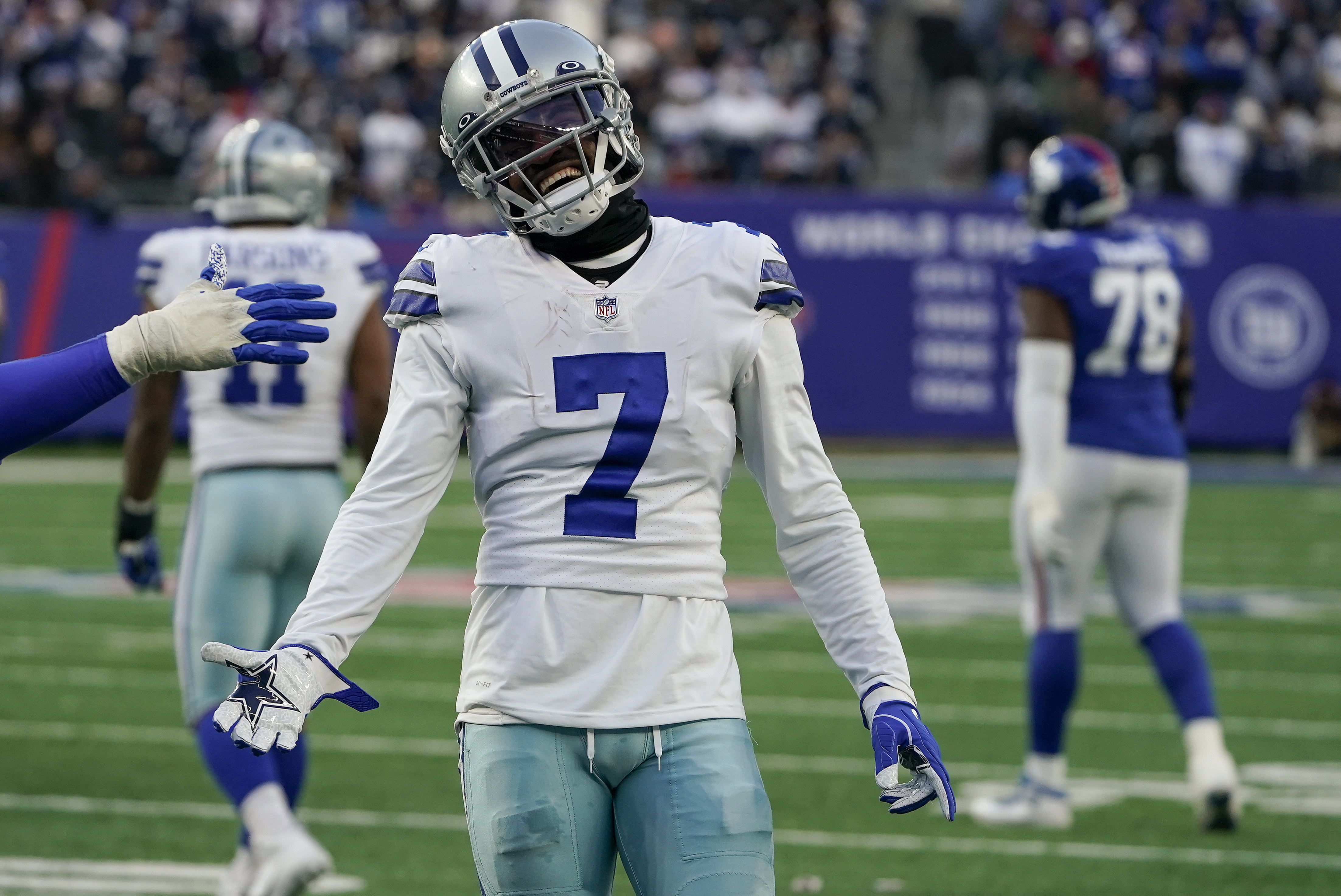 Buffalo Bills' Stefon Diggs took in brother's game with Dallas Cowboys