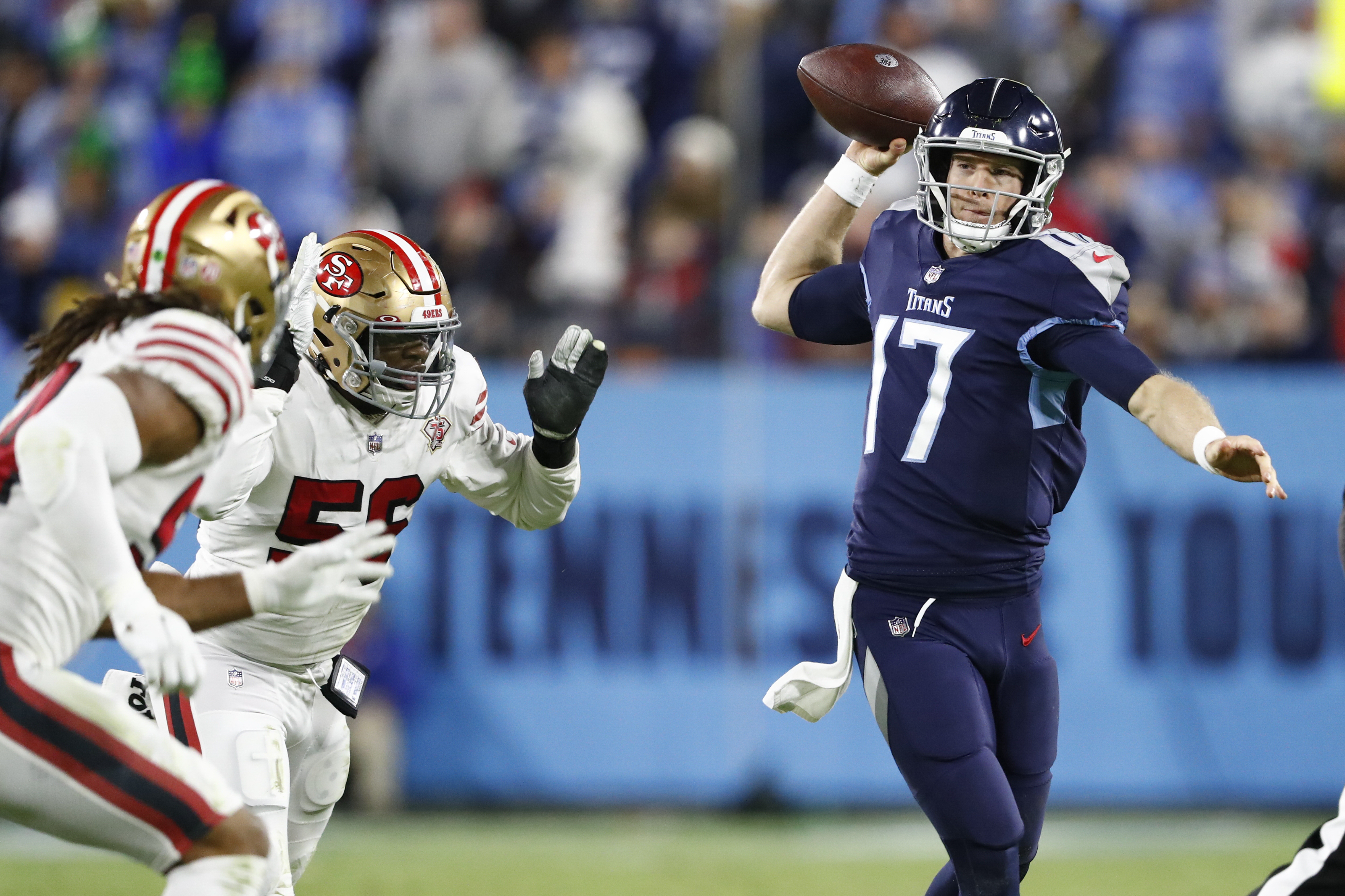 Merry Christmas: Titans Rally for 20-17 Win Over 49ers