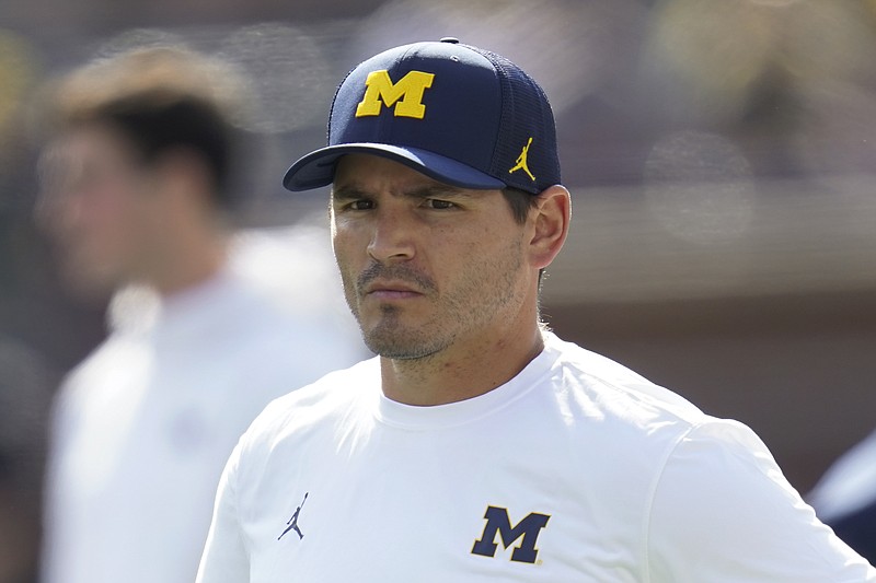 Michigan to mix up coverage schemes in Brown's new defense