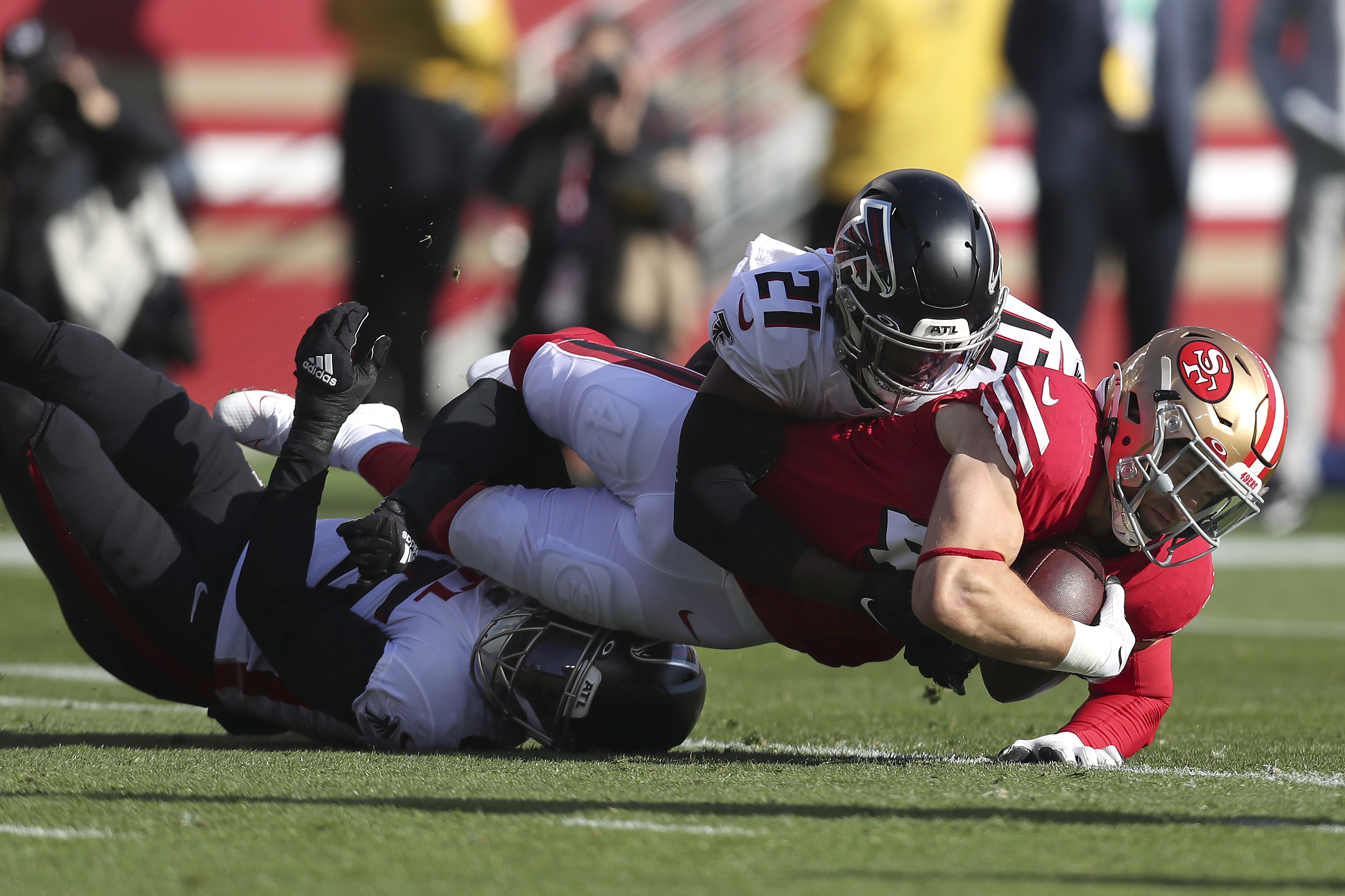 San Francisco 49ers - For the second-consecutive year, fullback ﻿Kyle  Juszczyk﻿ has been selected as a finalist for the 2021 Art Rooney  Sportsmanship Award 