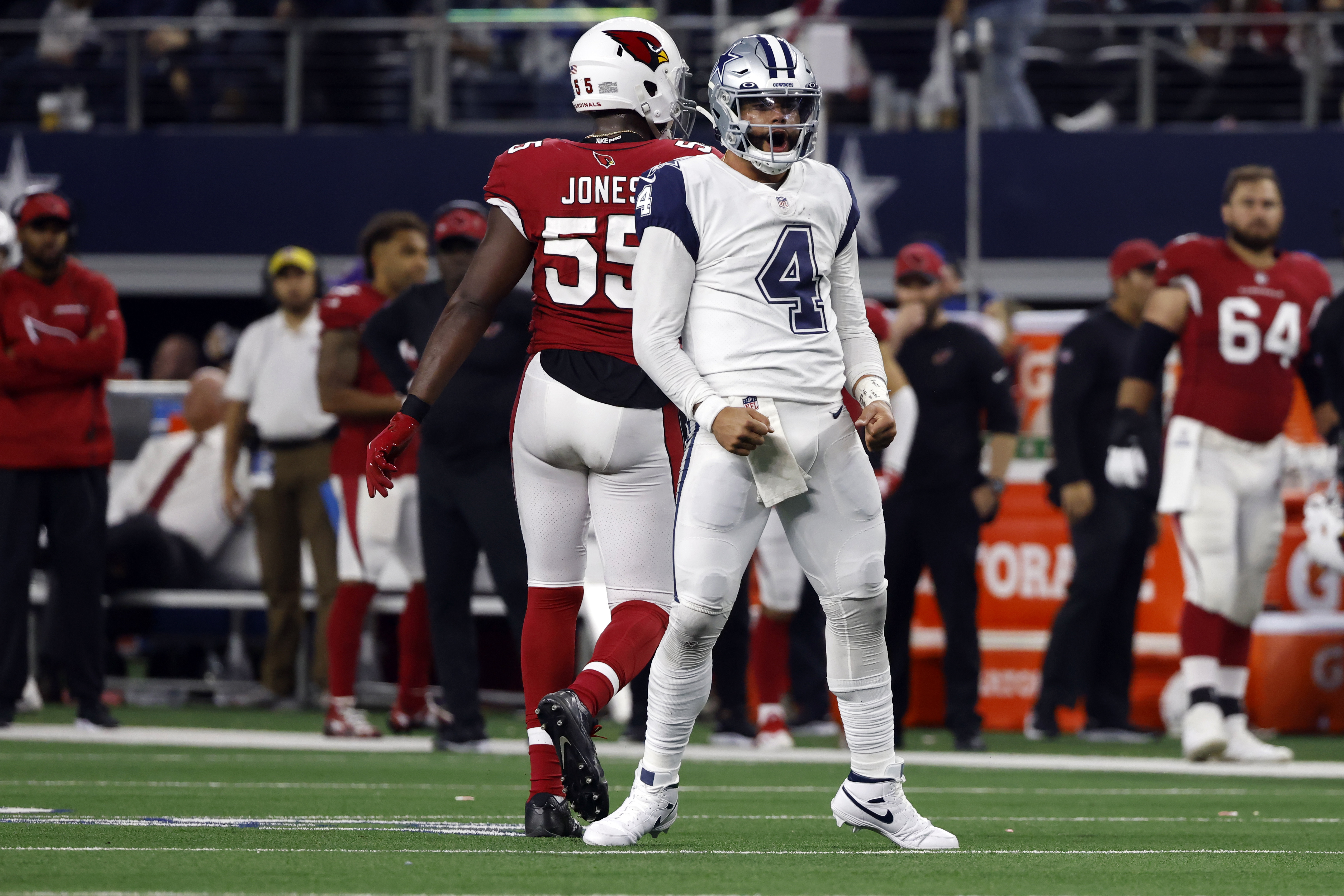 Murray leads Cardinals to 38-10 win over Dallas Cowboys