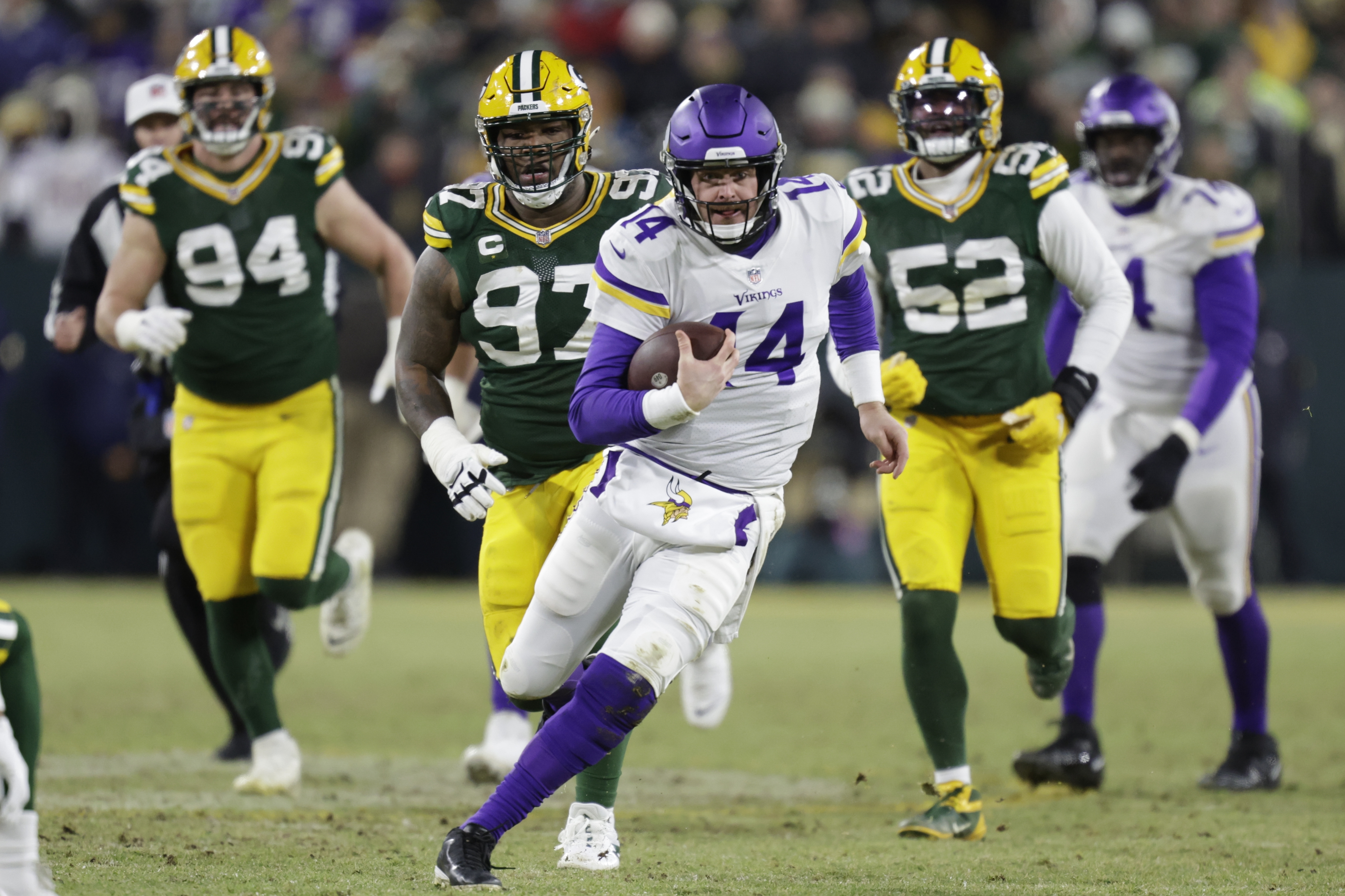 Packers rout Vikings in cold to take NFC's No. 1 seed – WKTY