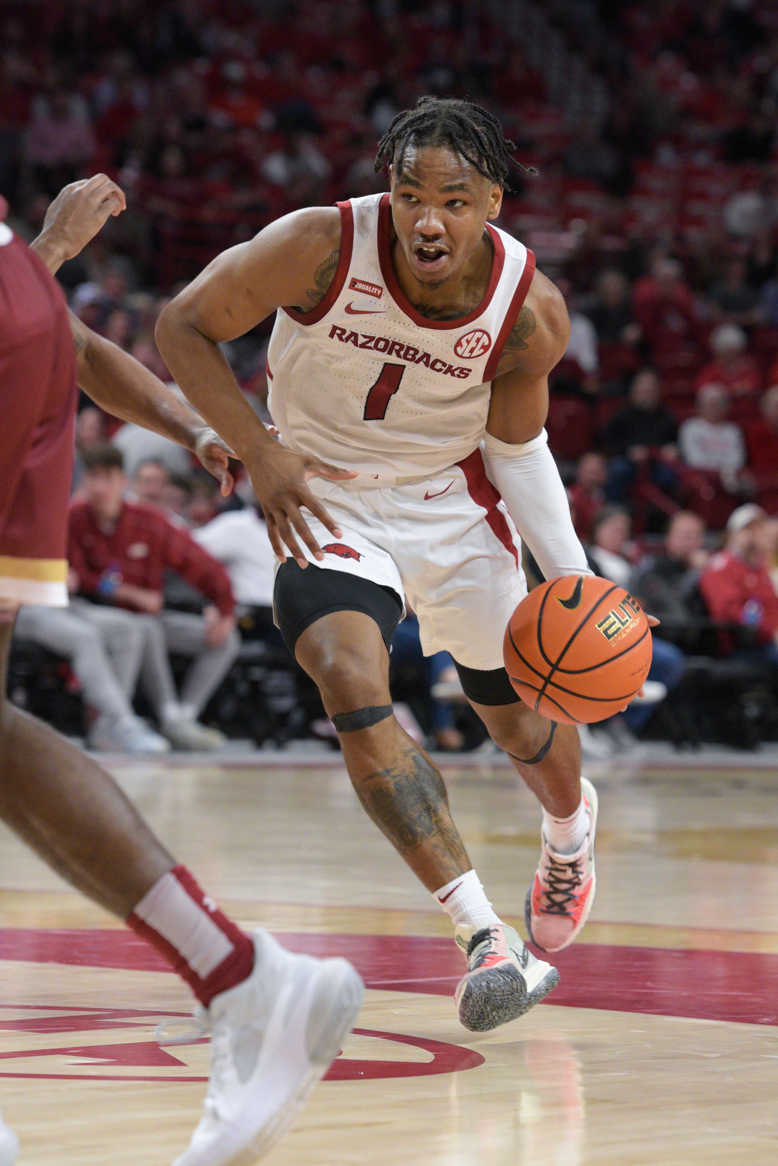 Hogs look to rebound, Notae questionable
