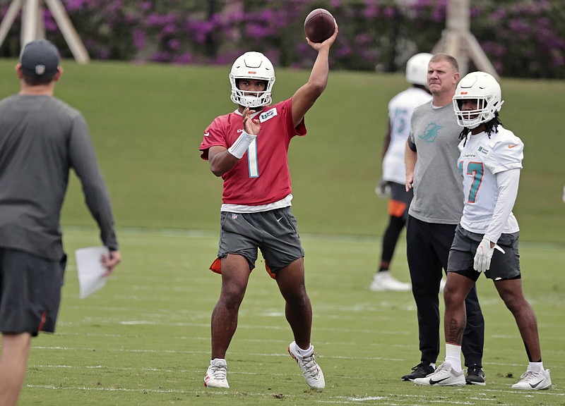 Photo gallery: Dolphins training camp, Friday, August 5, 2022