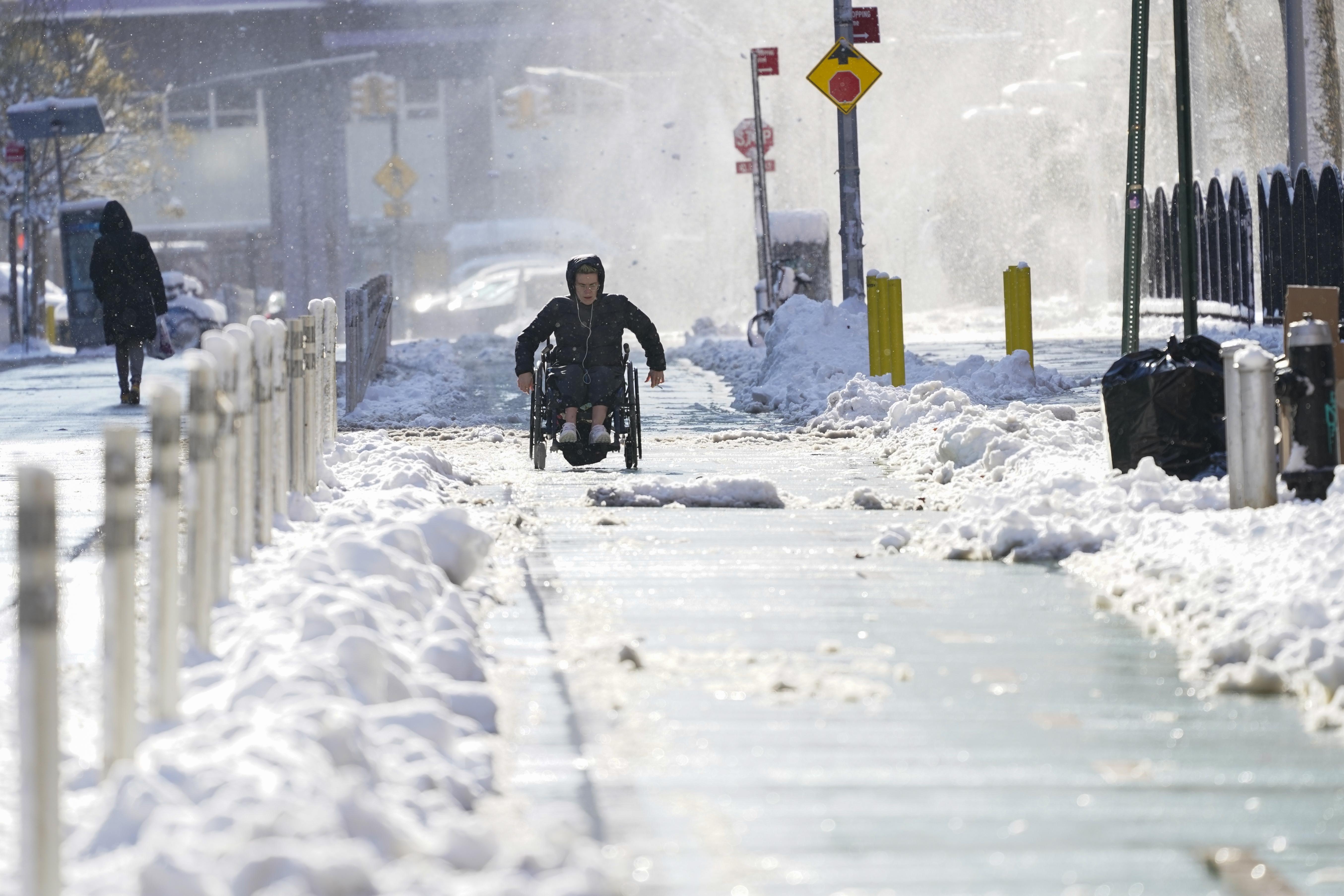 Winter storm snarls travel, gives some schools the day off - Vimarsana News