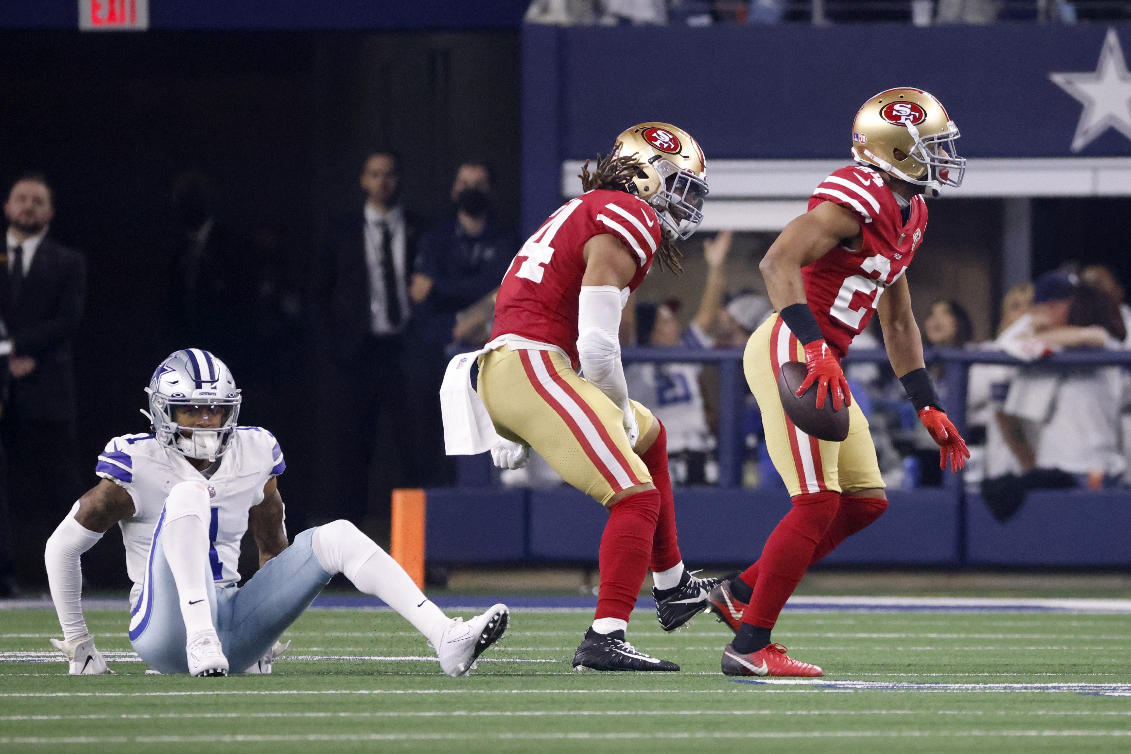 They showed up': Dallas Cowboys faithful fill Ford Field, wipe out  home-field advantage