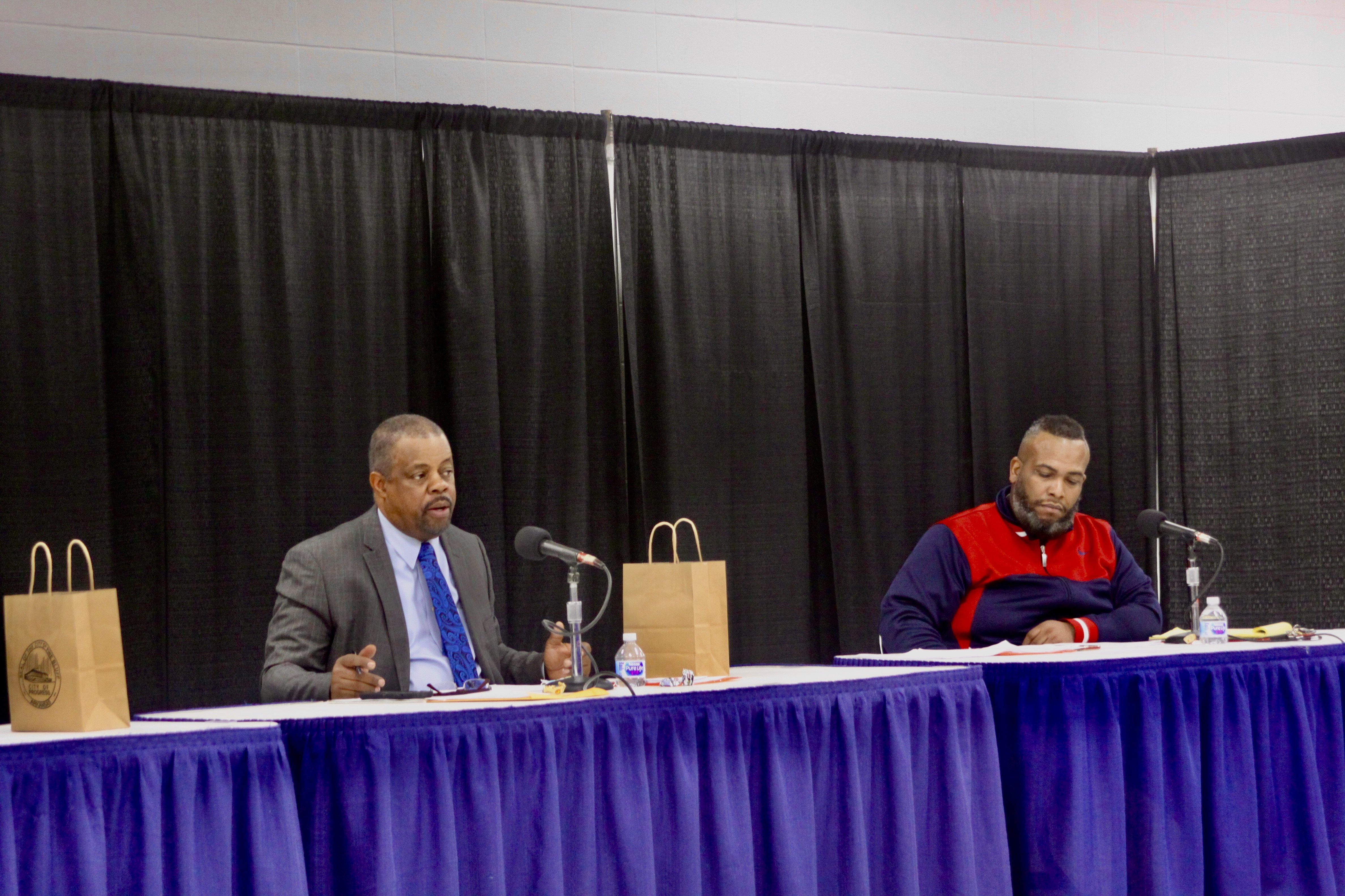 Council’s tie vote fails police-chief measure