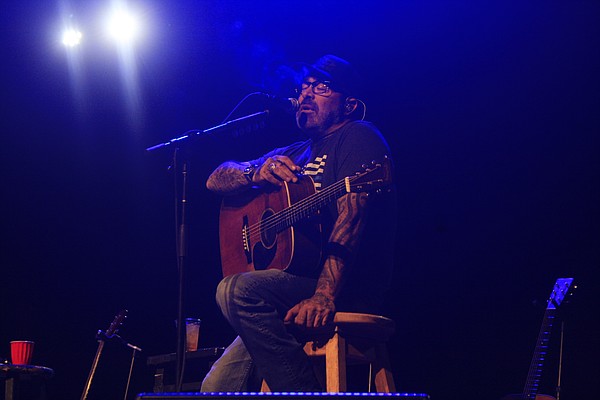 PHOTOS: Aaron Lewis performs at First Financial Music Hall | El Dorado News