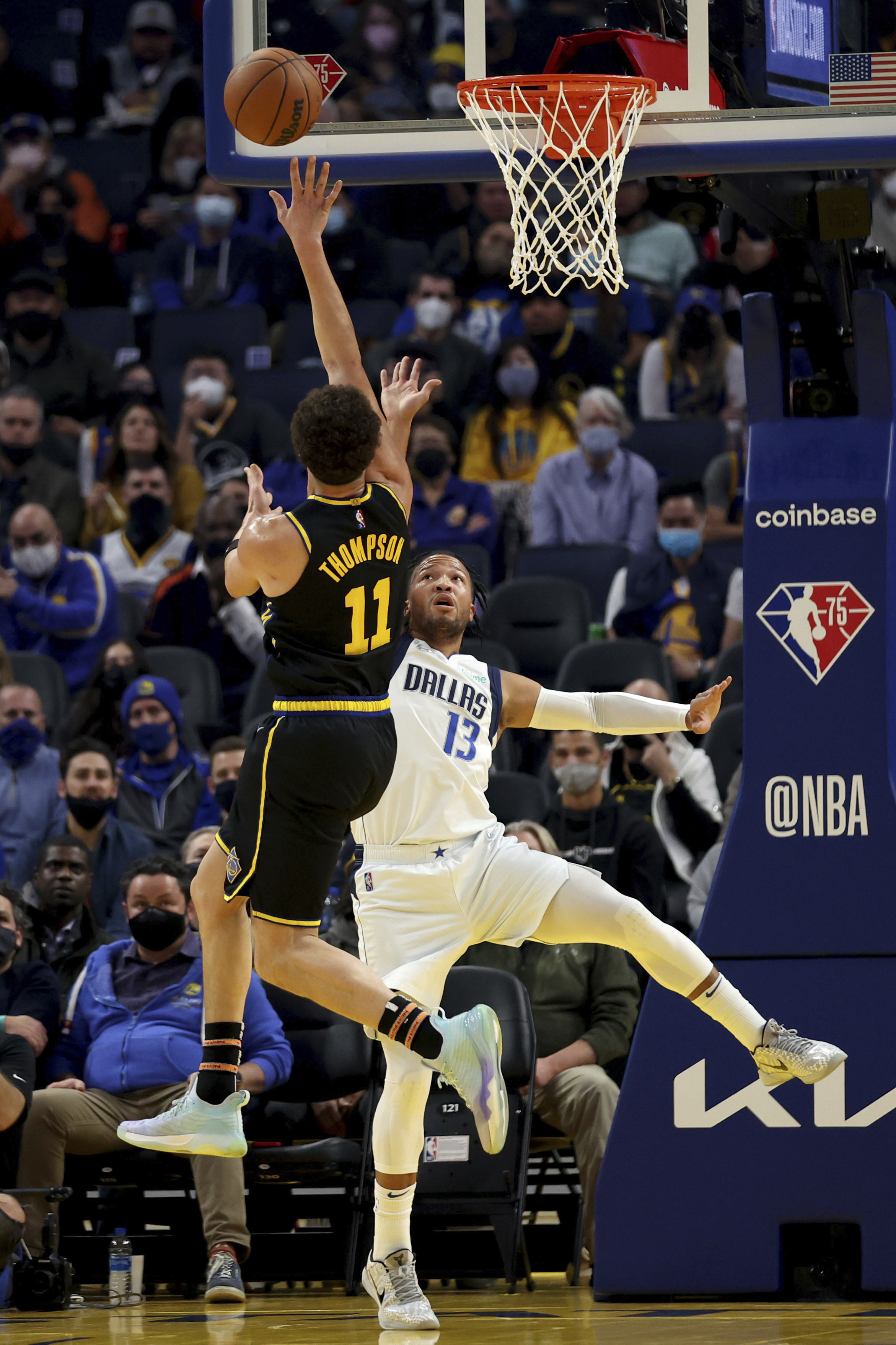 Curry and Warriors rout Mavericks 130-92 | Texarkana Gazette