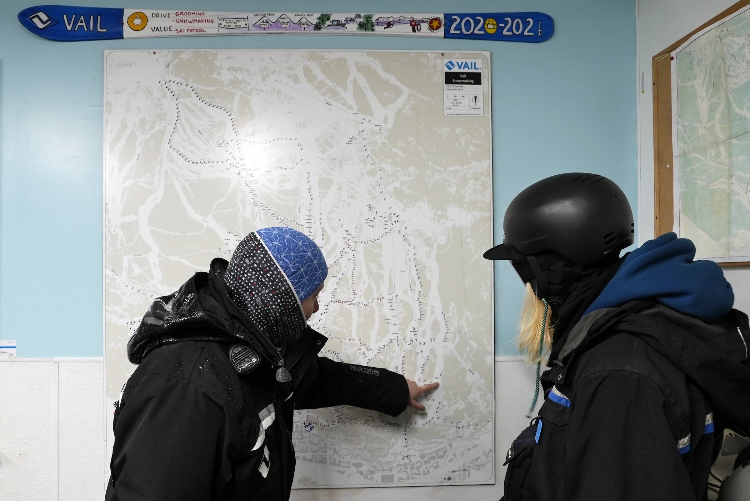 Machines to make snow hit the slopes - Vimarsana News
