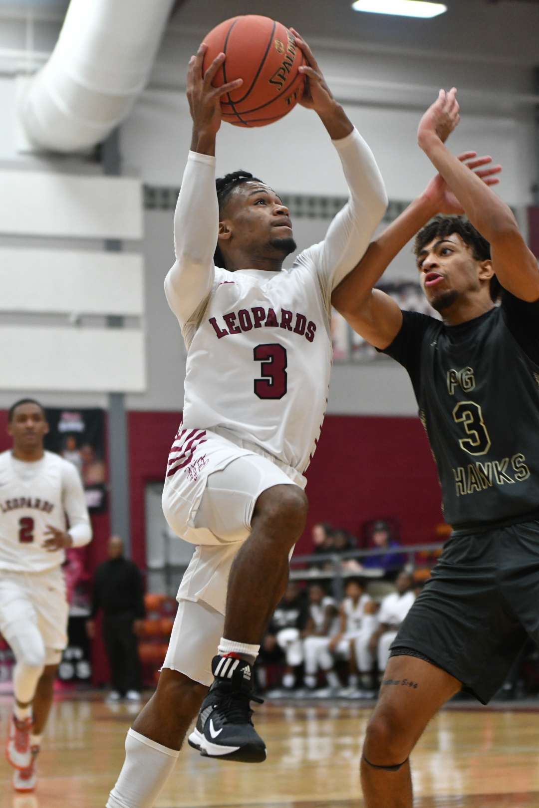Leopards rout Hawks, 76-48 - Vimarsana News