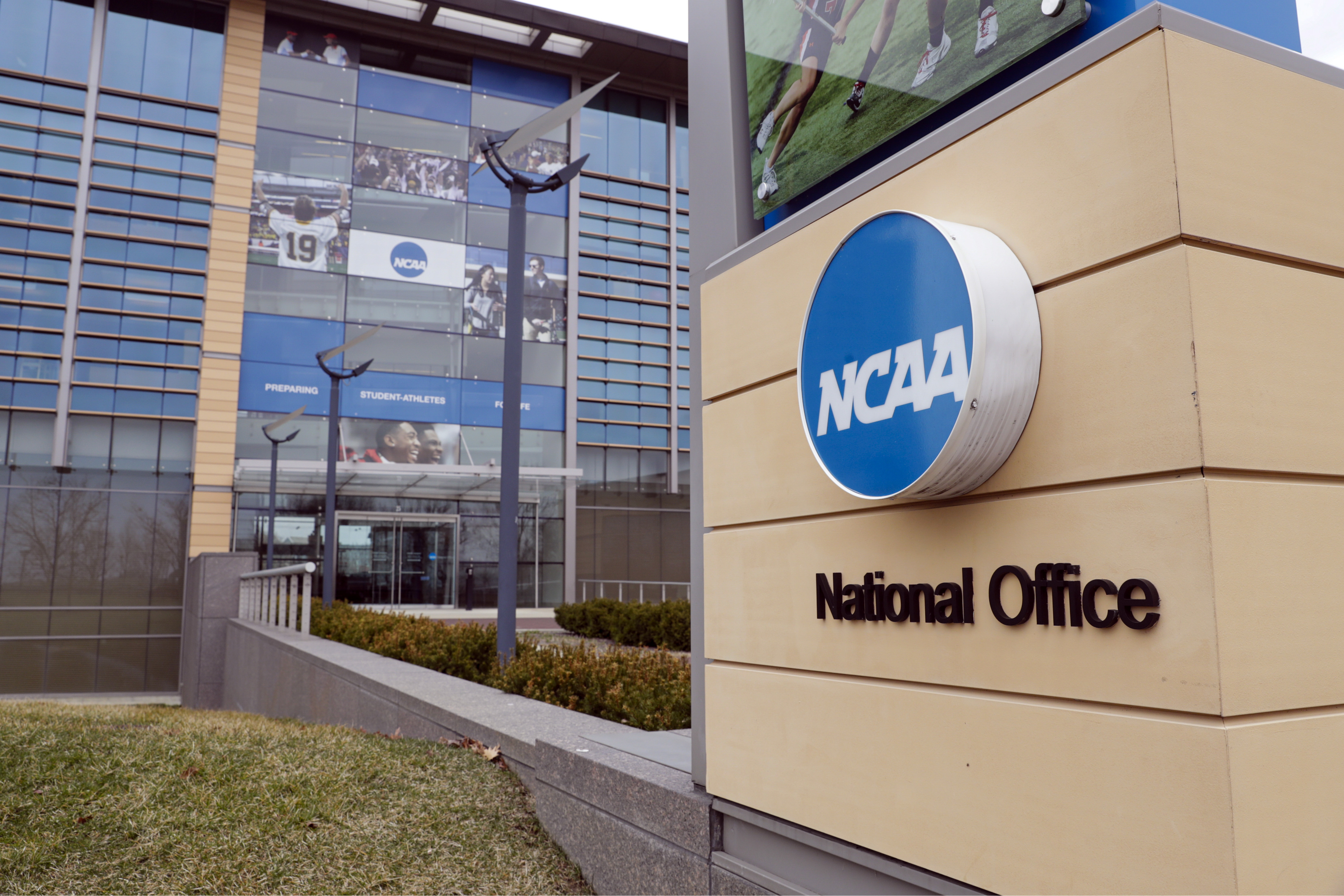 Lack of detailed NIL rules challenges NCAA enforcement - Vimarsana News