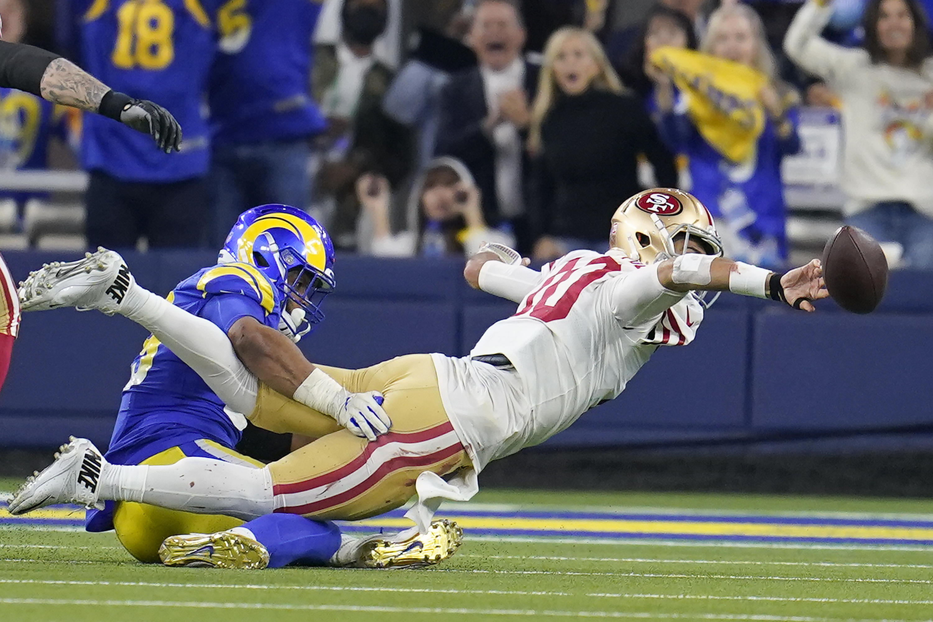 Rams storm back to put away 49ers