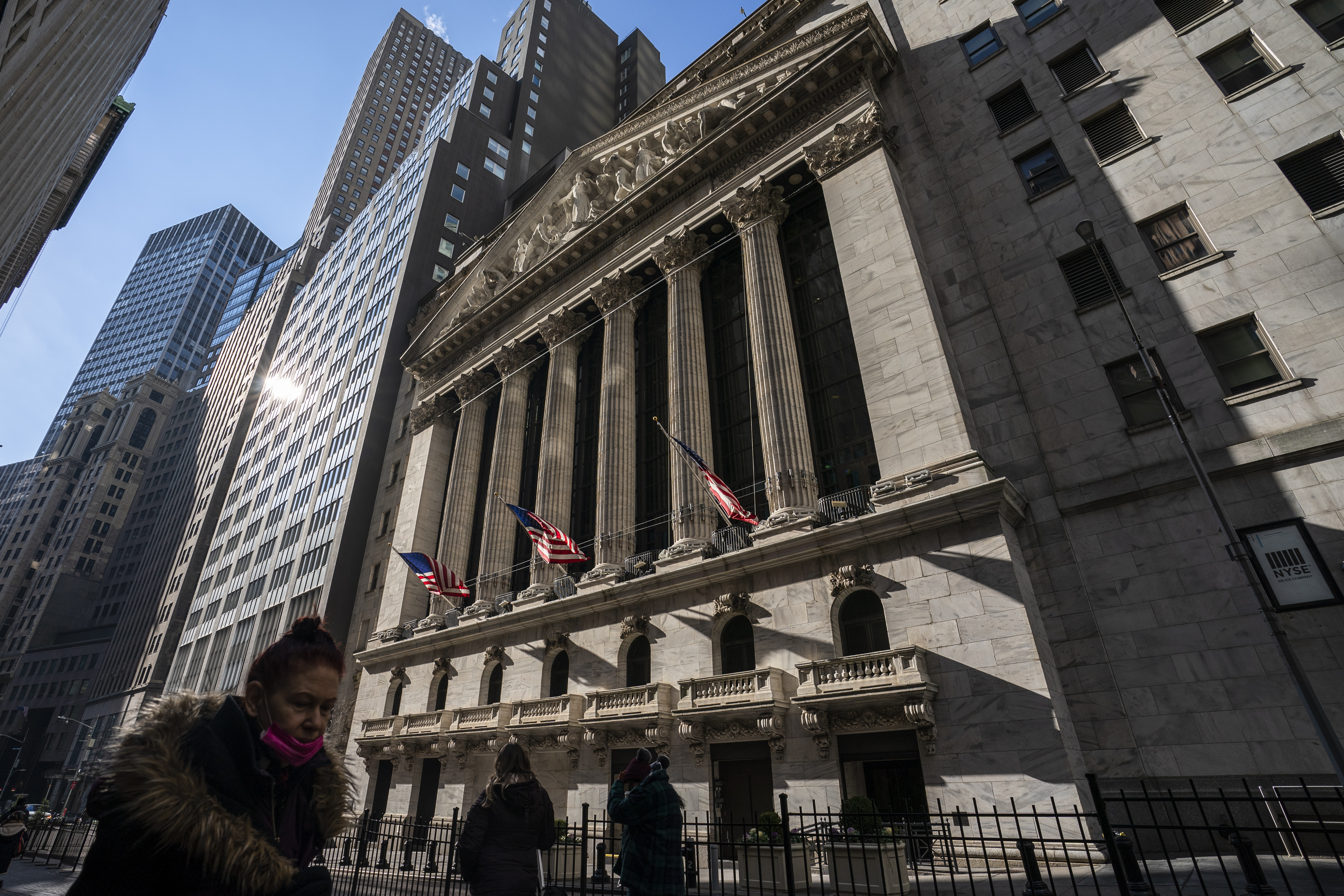 Stocks rebound, but still down as rate hikes loom - Vimarsana News