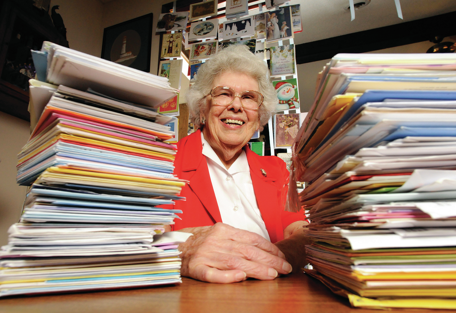 'Coast Guard Lady' Lois Bouton of Rogers dies at 102 - Vimarsana News