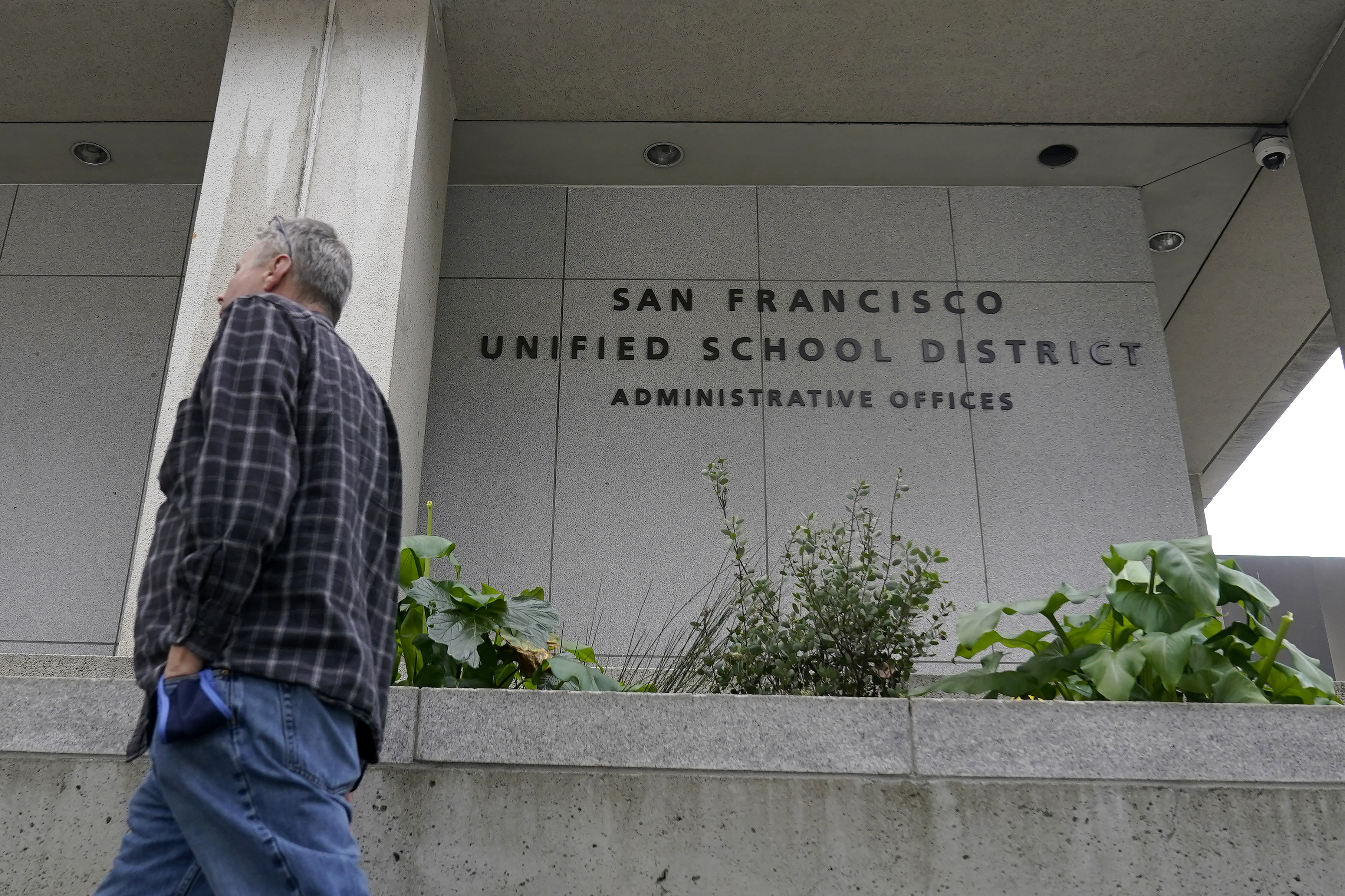 3 members of city School Board recalled - Vimarsana News