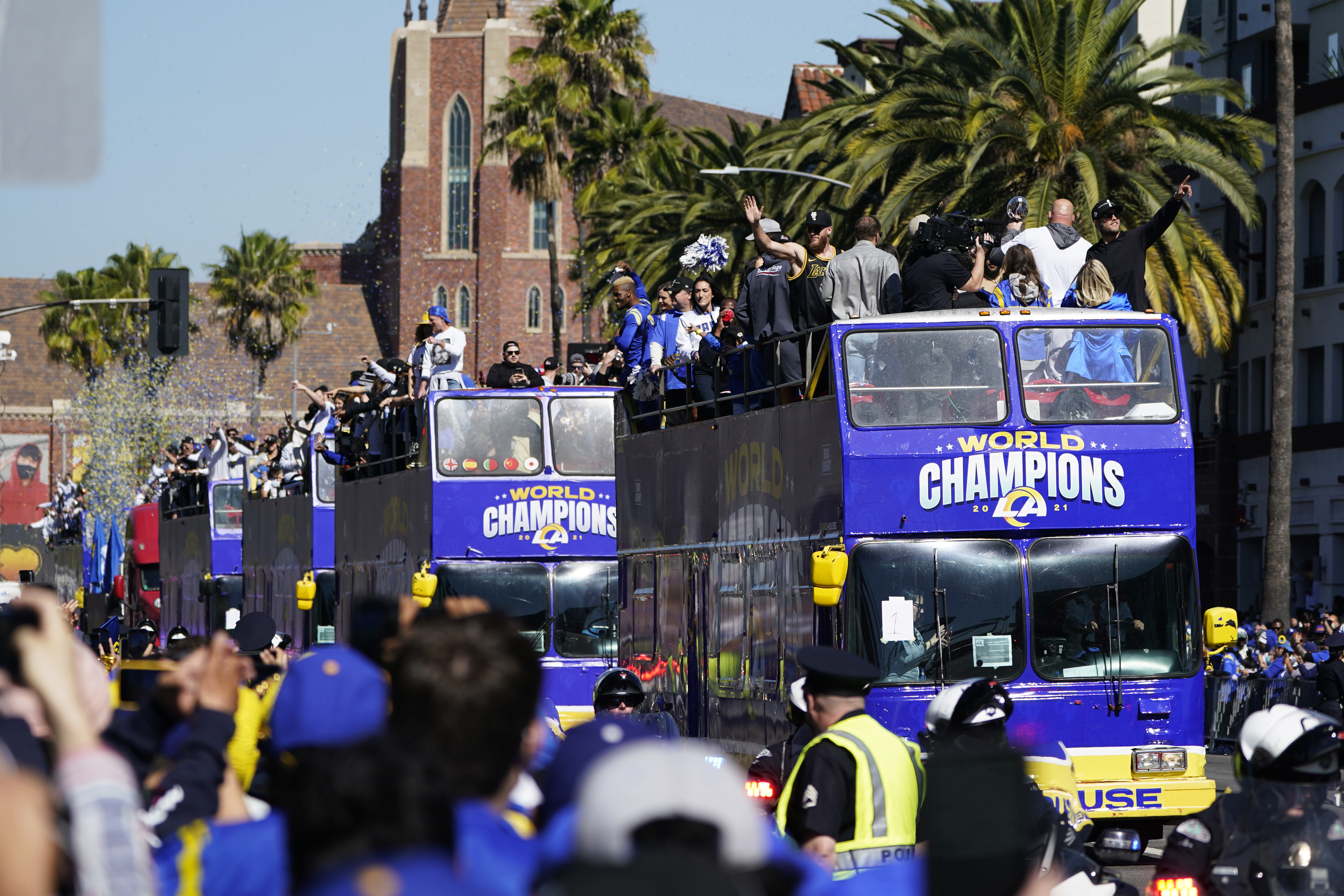 Rams fans cheer Super Bowl champs at LA victory parade – FOX21 News Colorado