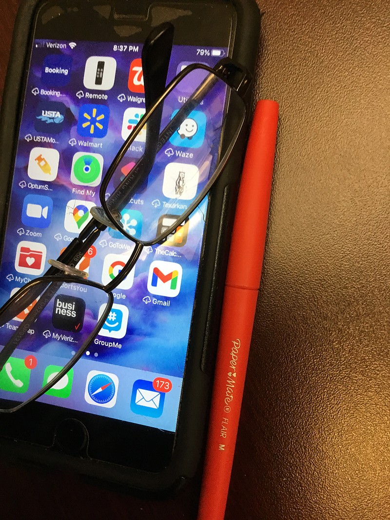 The University of Arkansas Hope-Texarkana is offering a class that will teach students to understand, navigate and learn savvy tricks for apps on mobile devices such as smartphones and tablets.