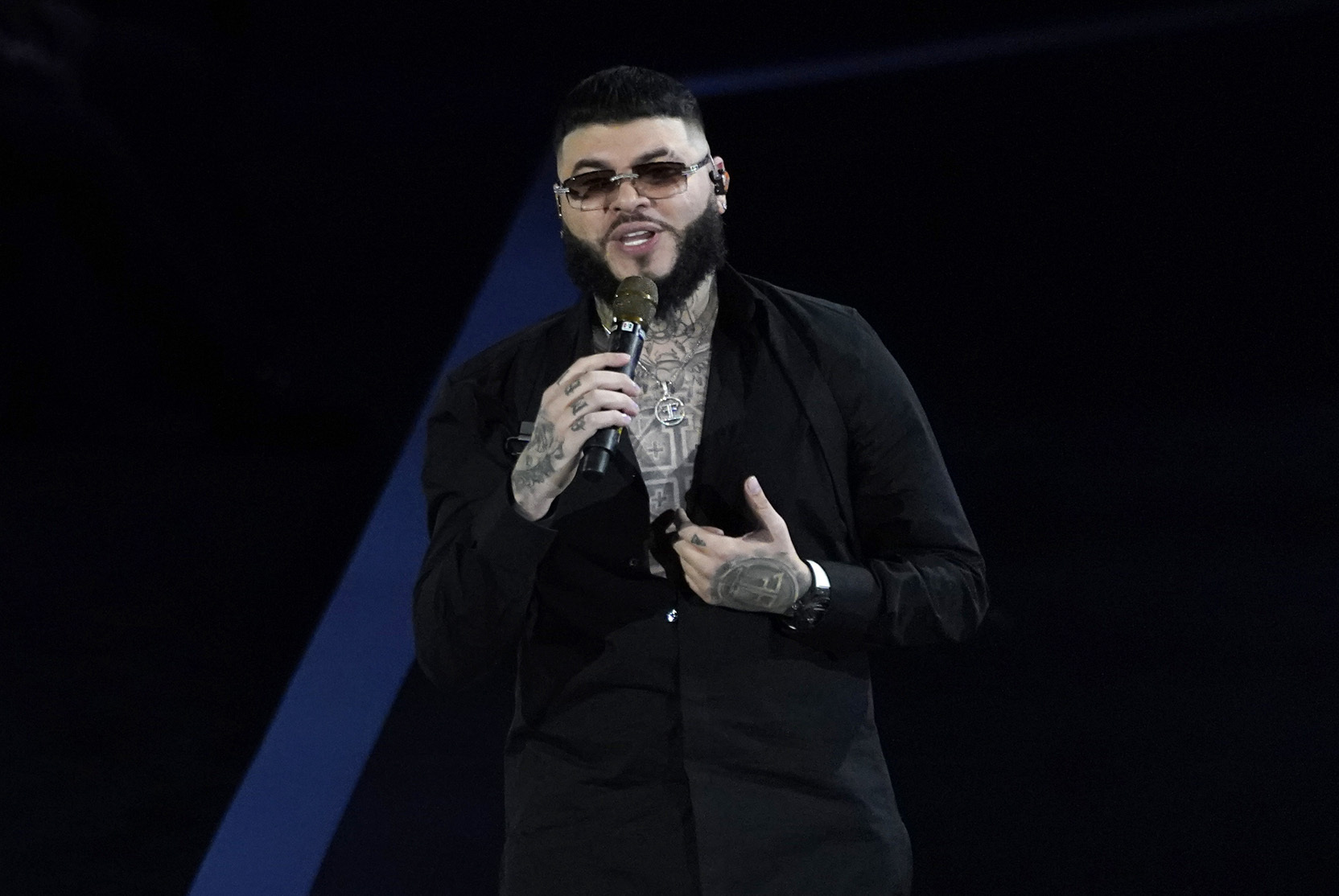 Reggaeton star Farruko roils fans by preaching about God - Vimarsana News