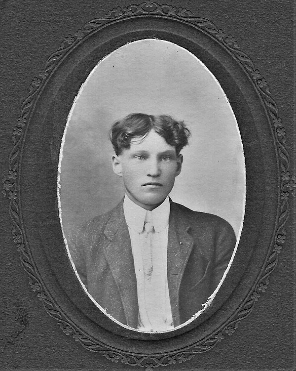 Orphaned at an early age, Martin Scrivner raised family in Russellville area - Vimarsana News