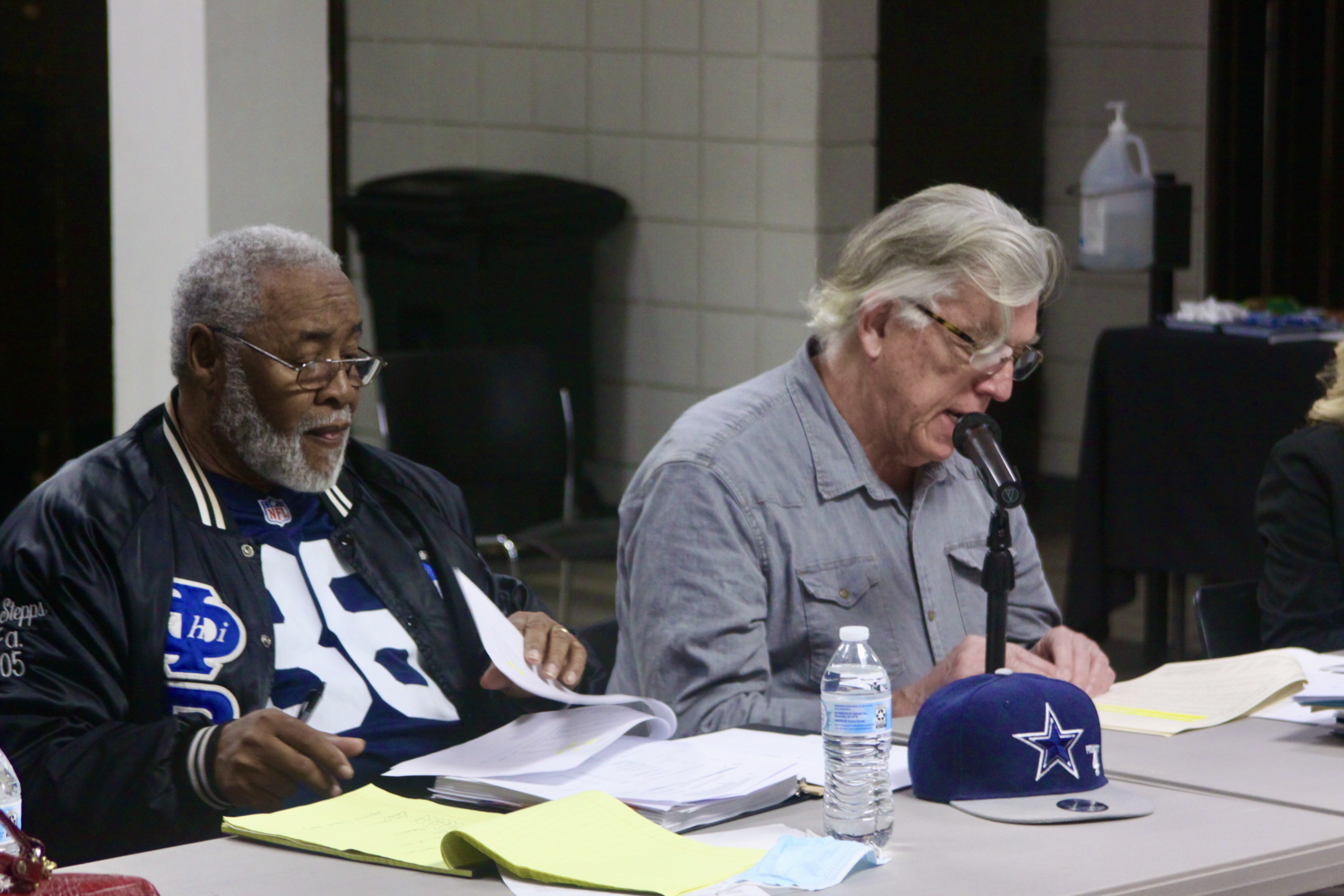 Council rejects paying advisers