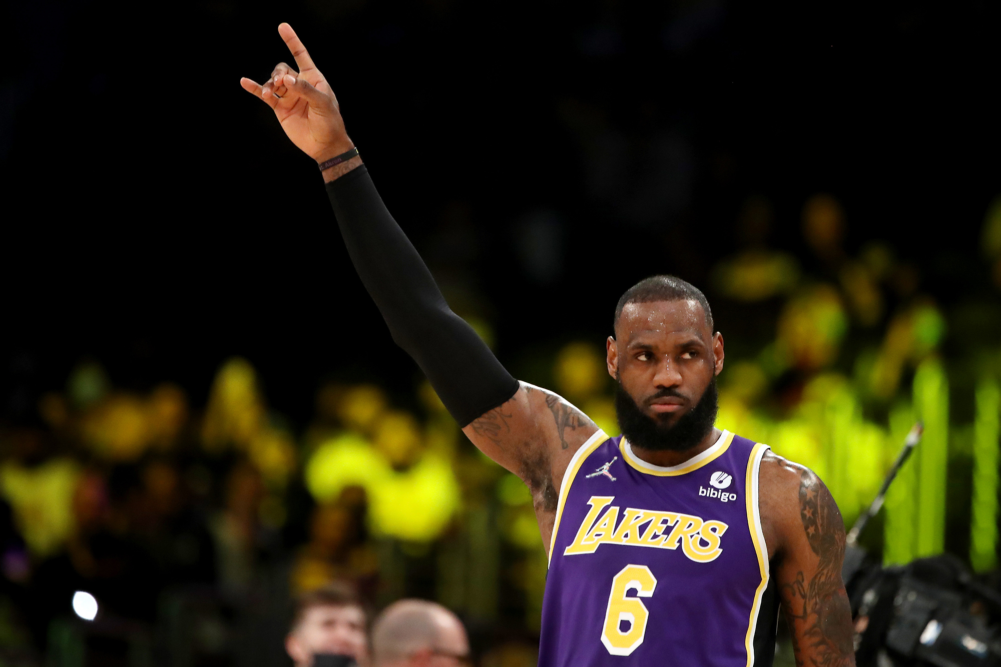 Lakers star LeBron James dedicates season to son Bronny - Los