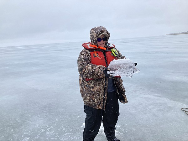Scientists take rare look under Great Lakes' frozen surfaces - Vimarsana News