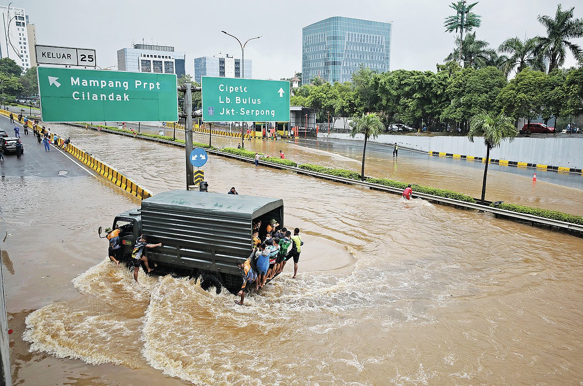 U.N.: Climate change to uproot millions, especially in Asia