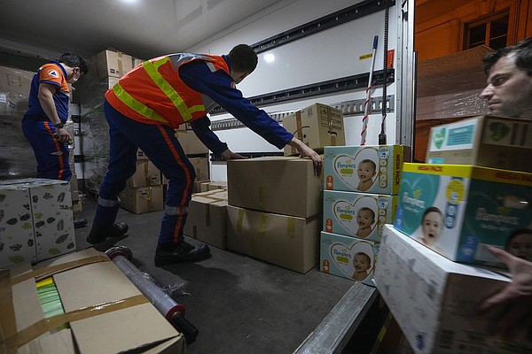 Charities struggle to deliver humanitarian aid into Ukraine - Vimarsana News