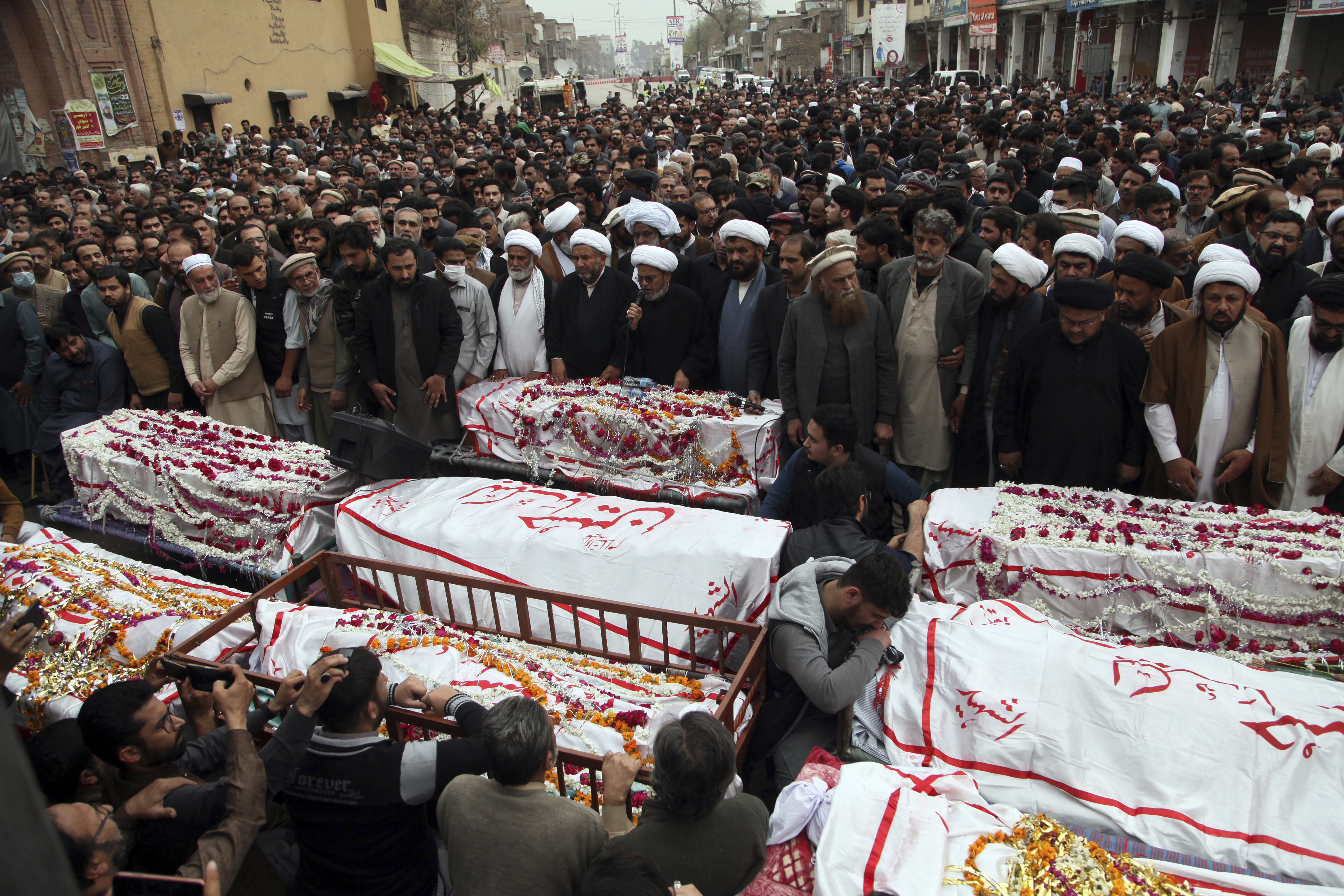 Death toll climbs to 63 in deadly Pakistan IS mosque attack - Vimarsana News