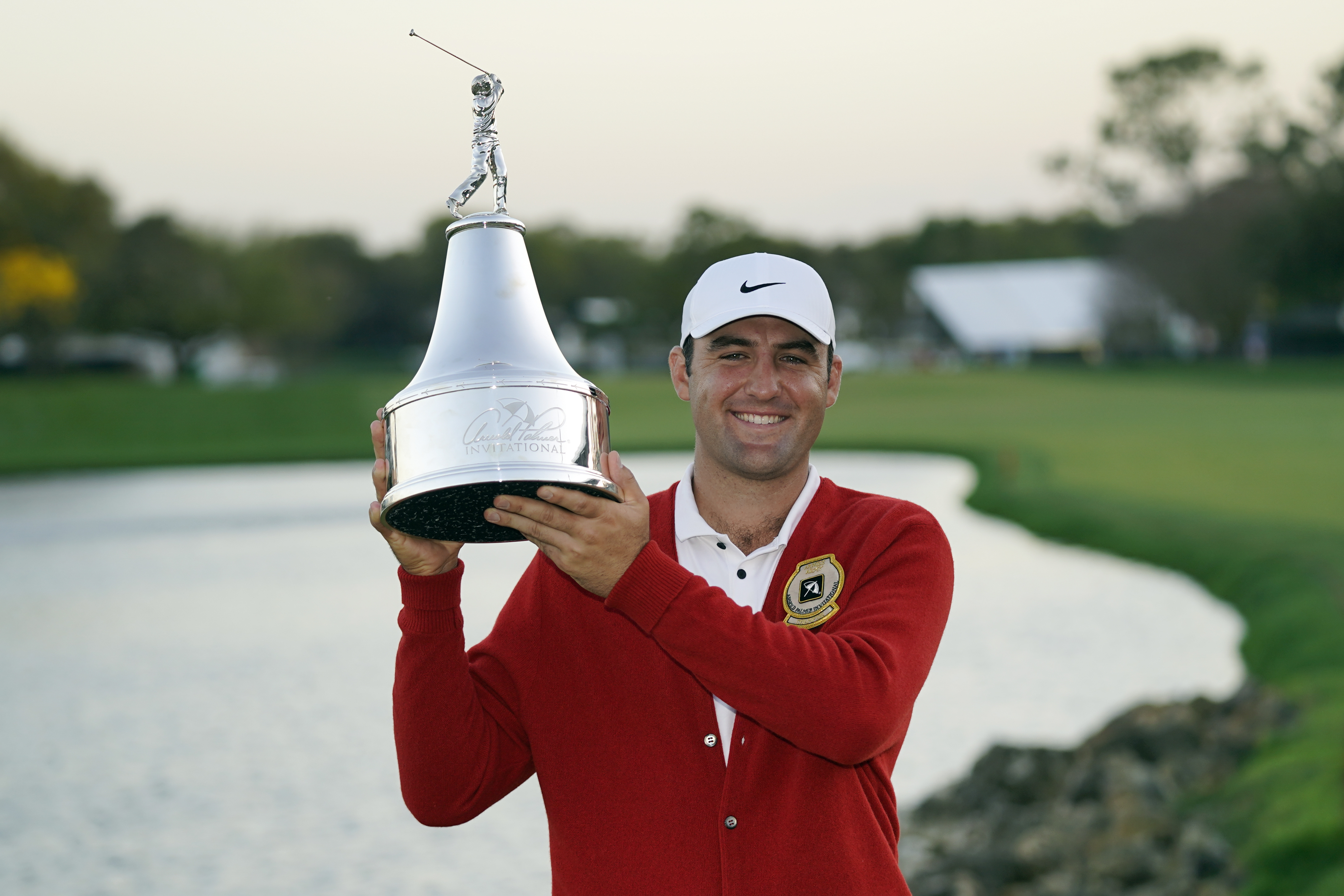 Scheffler survives exhausting round - Vimarsana News